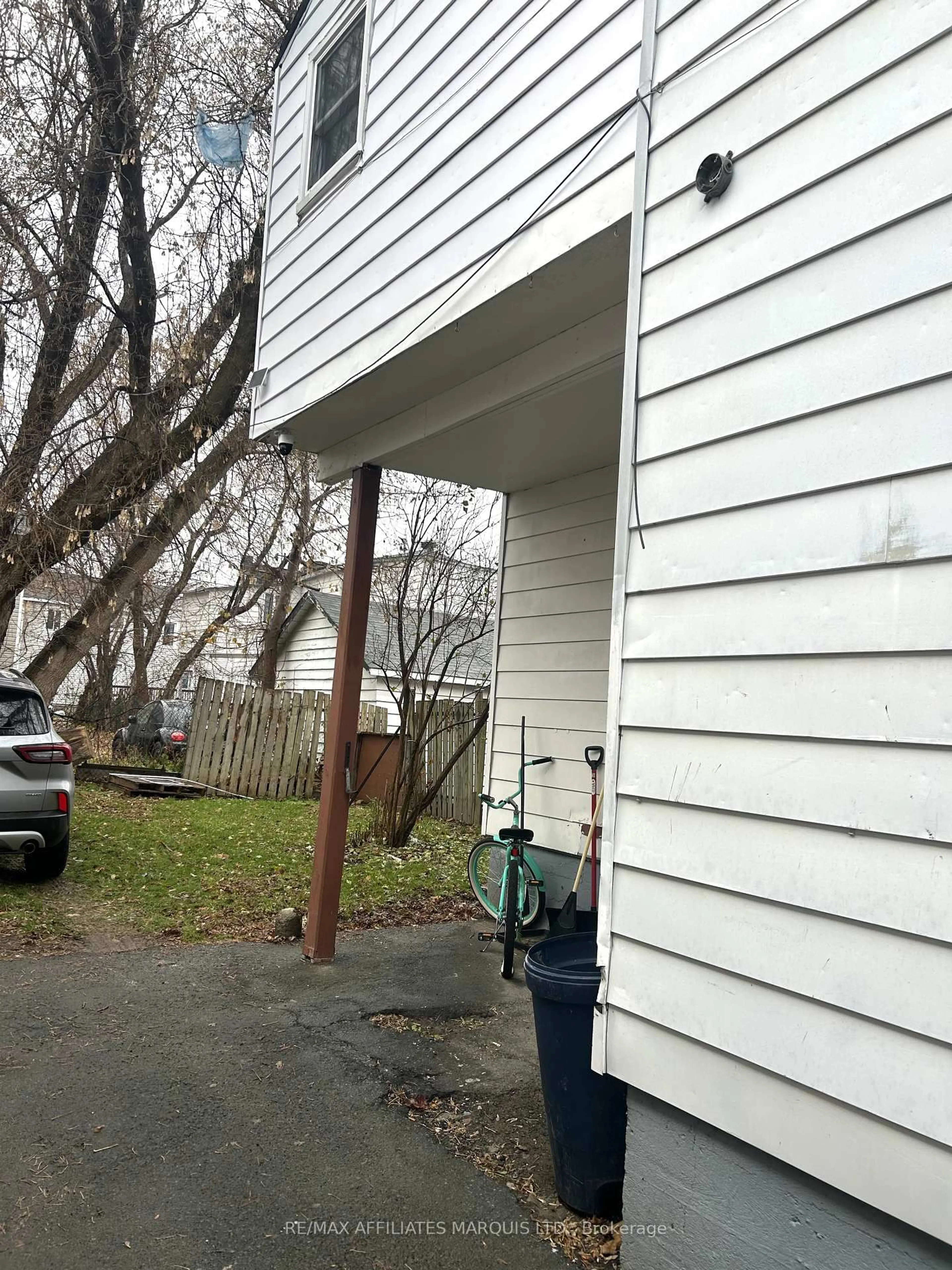 Unknown for 302 Mcconnell Ave, Cornwall Ontario K6H 4L5