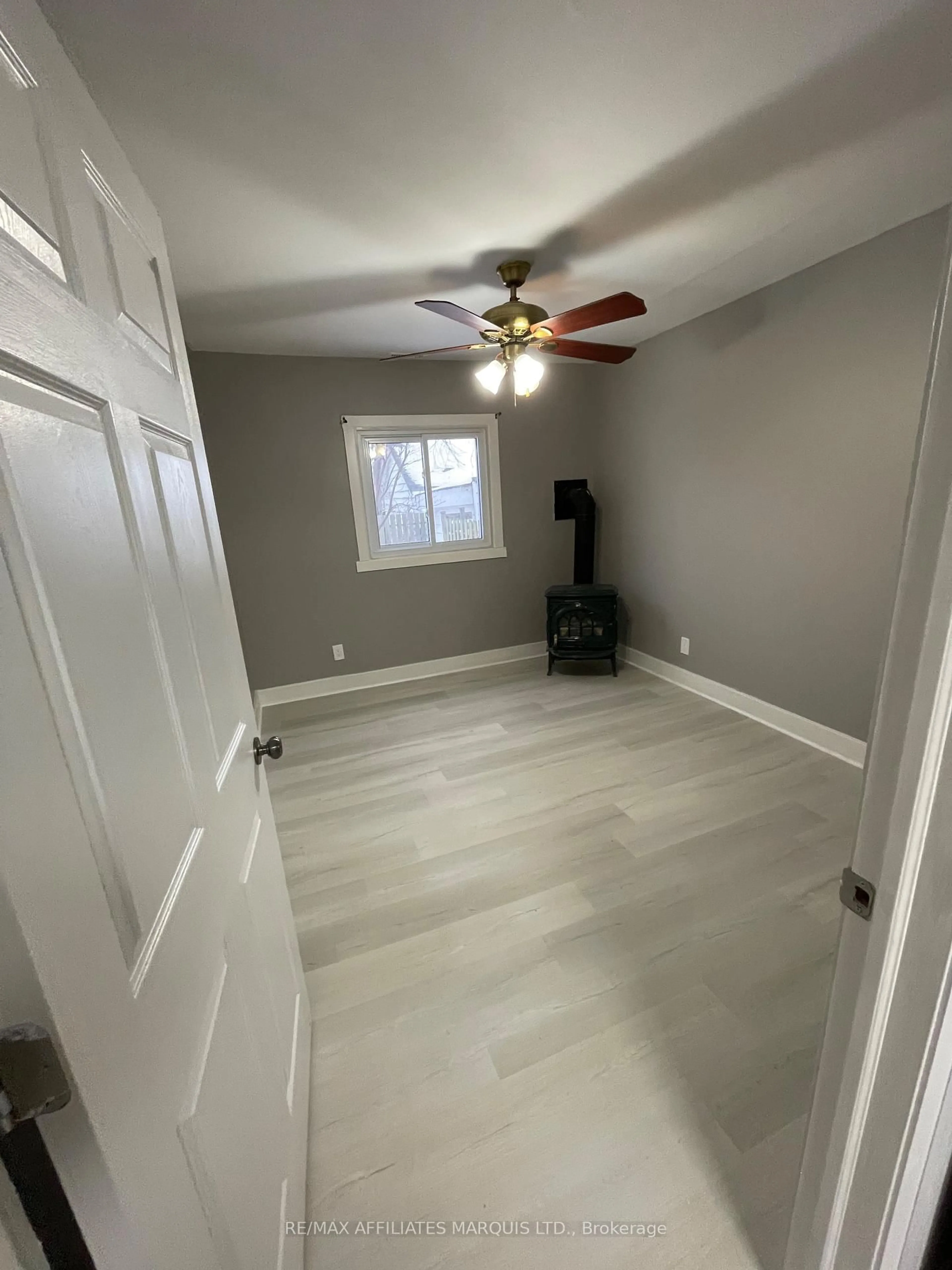 A pic of a room for 302 Mcconnell Ave, Cornwall Ontario K6H 4L5