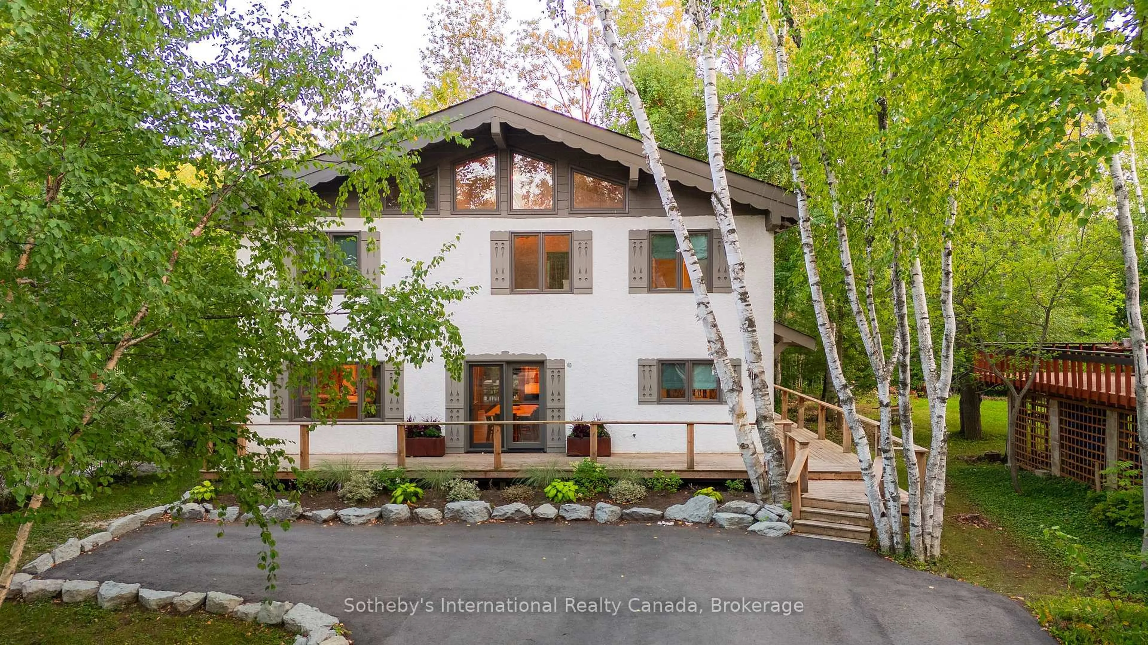 Home with vinyl exterior material, street for 174 Timmons St, Blue Mountains Ontario L9Y 0L9