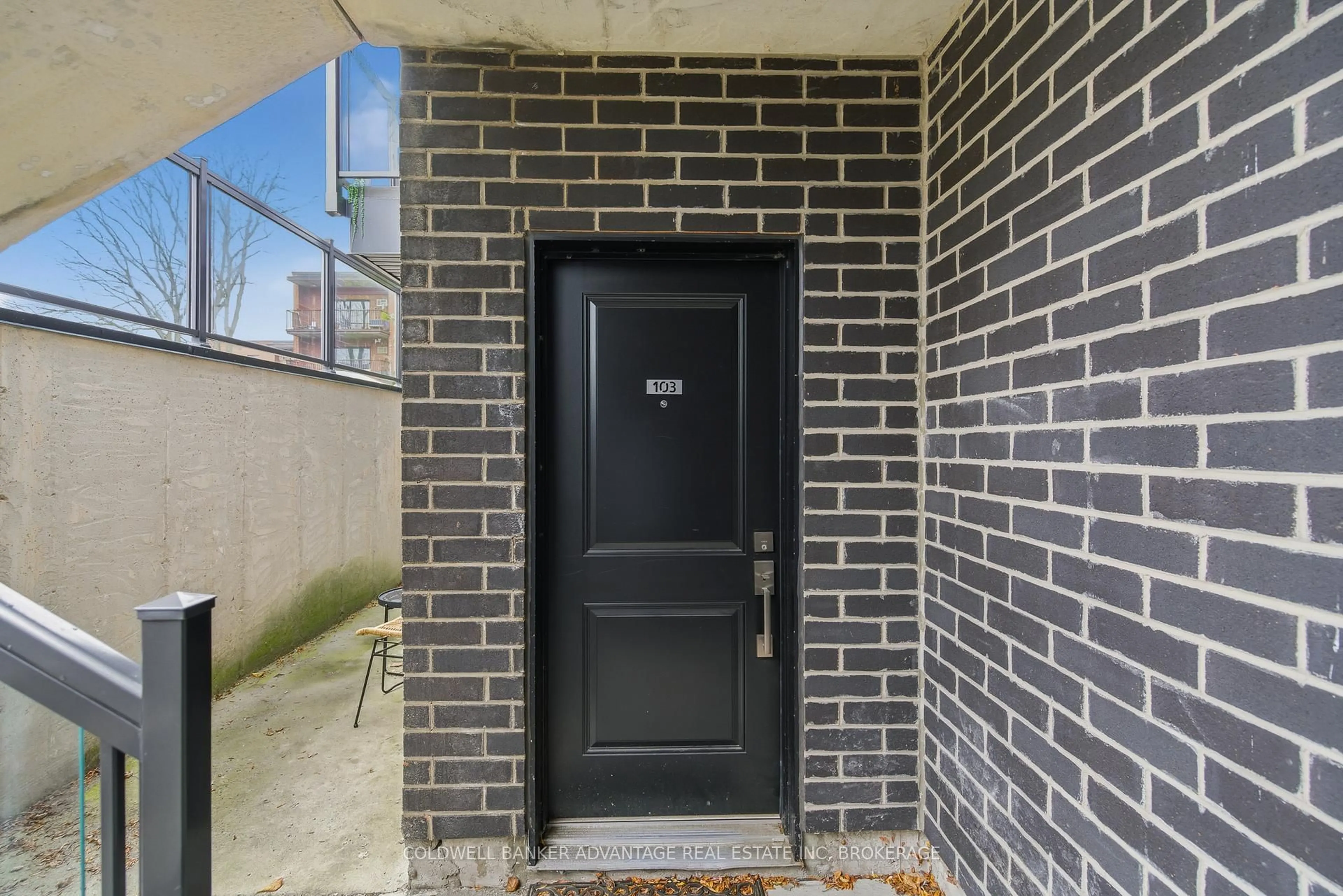 Indoor entryway for 6065 McLeod Rd #103, Niagara Falls Ontario L2G 0Z7