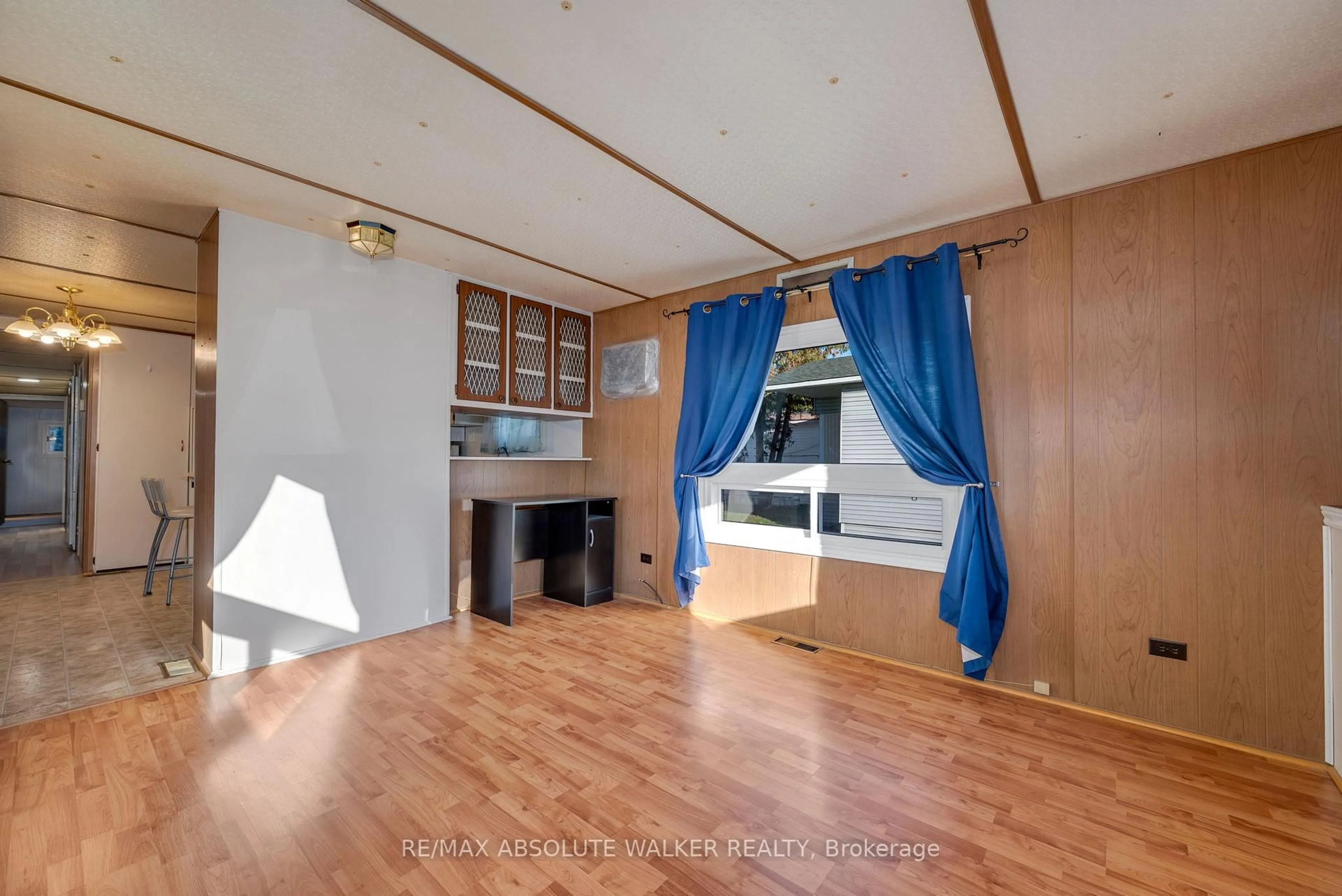 A pic of a room for 18 Tracy Ave, Ottawa Ontario K2H 7P7