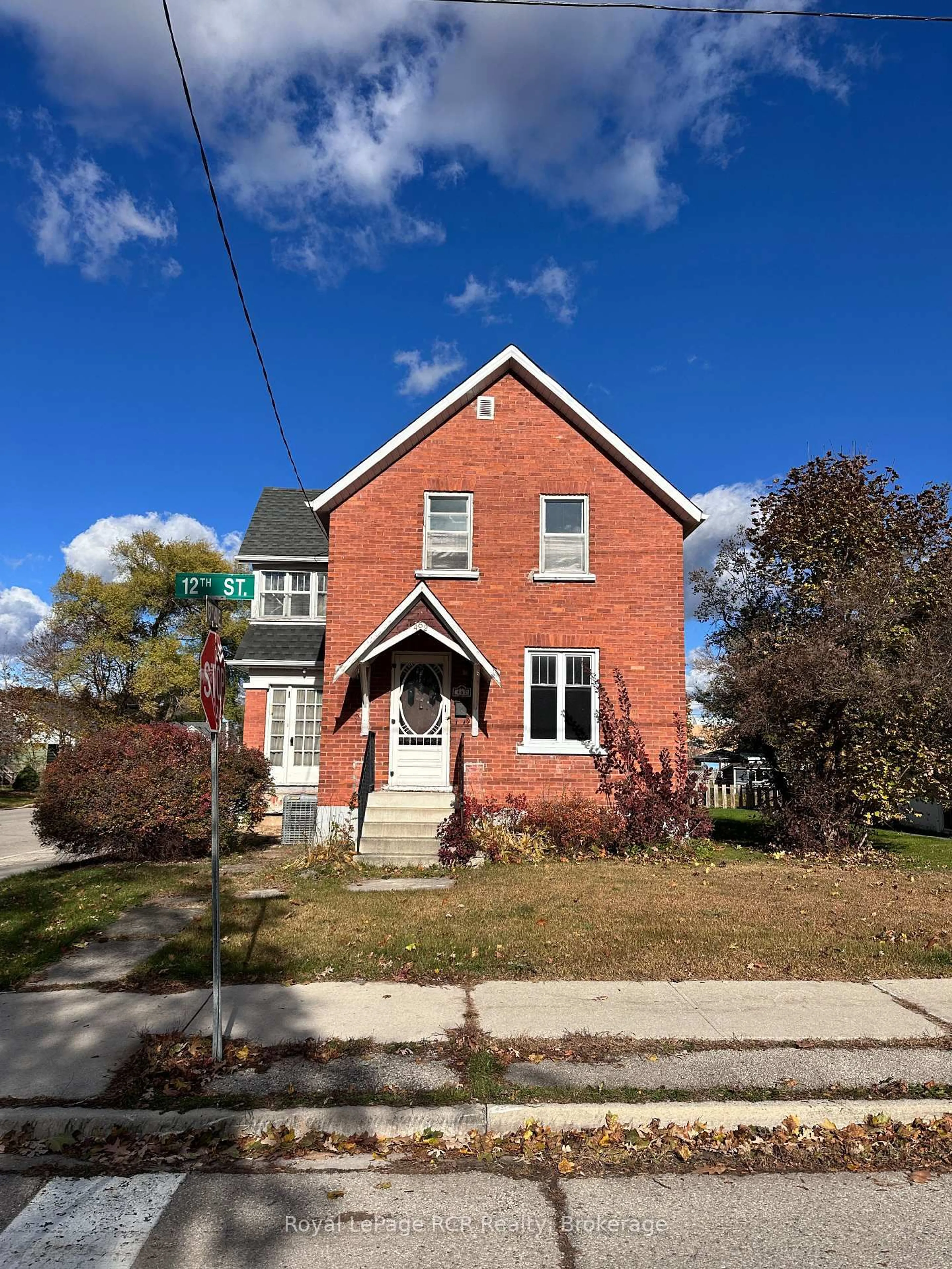 Home with brick exterior material, street for 462 12th St, Hanover Ontario N4N 1V9