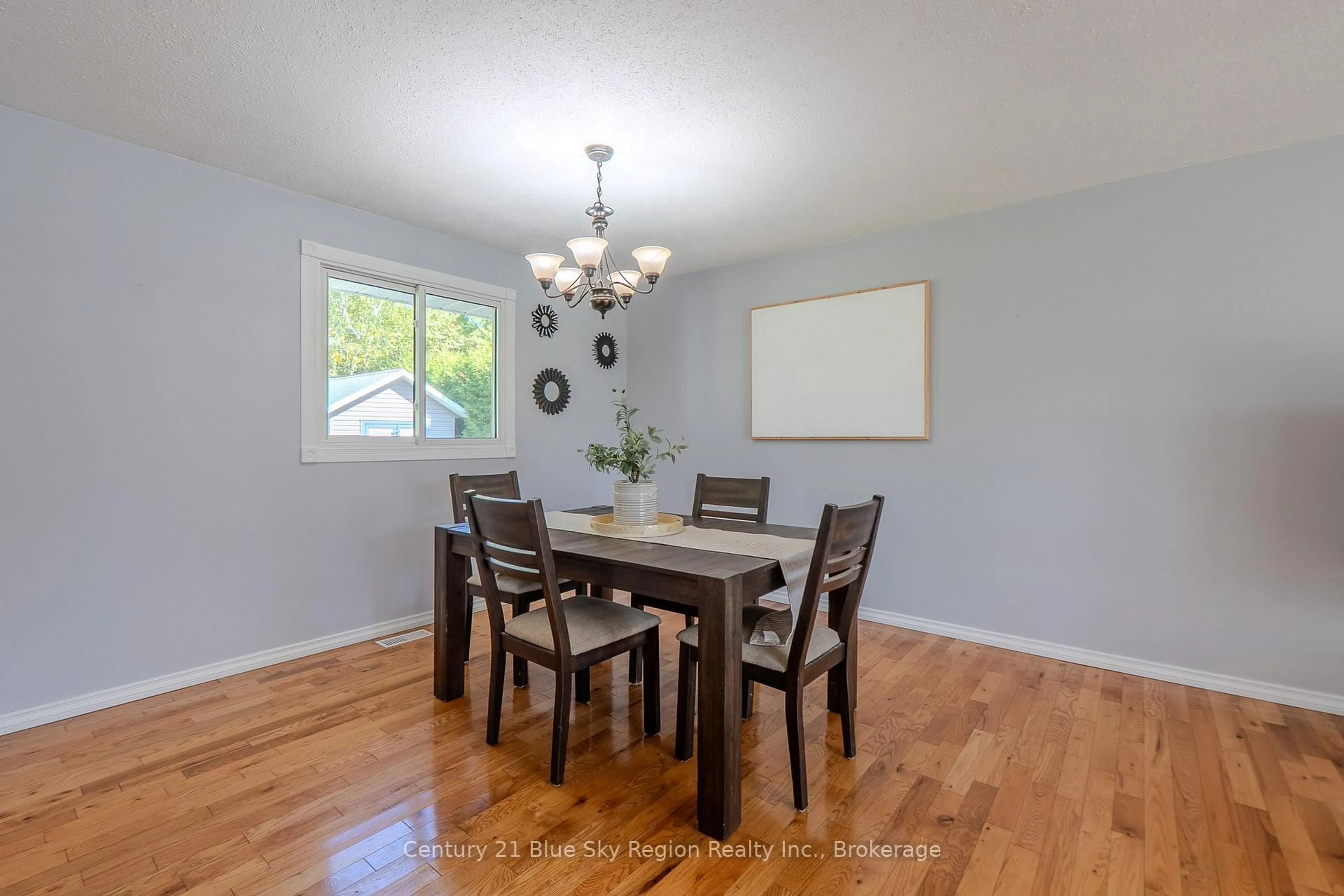 Dining room, wood/laminate floor for 298 Rancier St, North Bay Ontario P1B 8M4