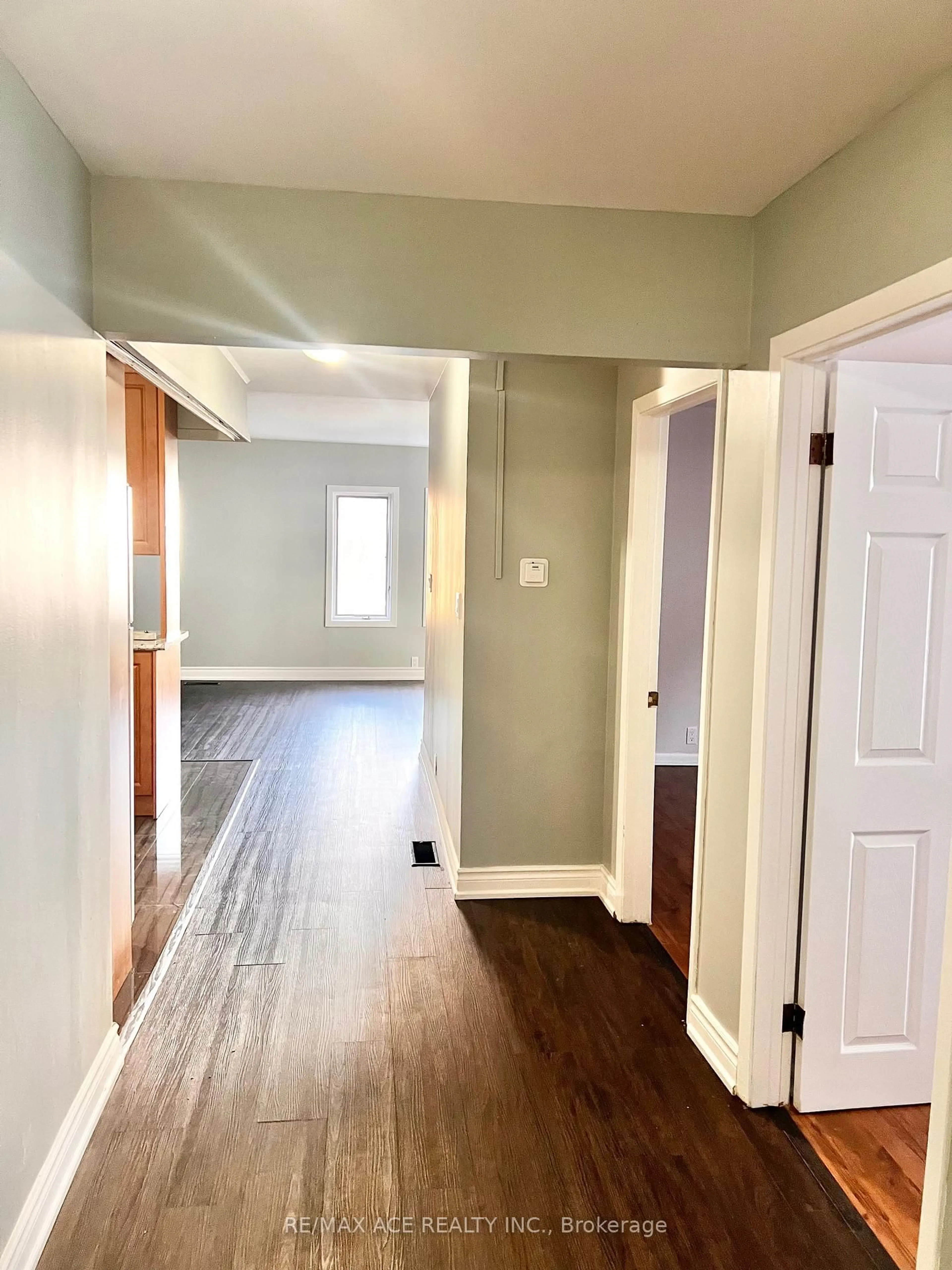 Indoor entryway for 3 Hastings St, Bancroft Ontario K0L 1C0