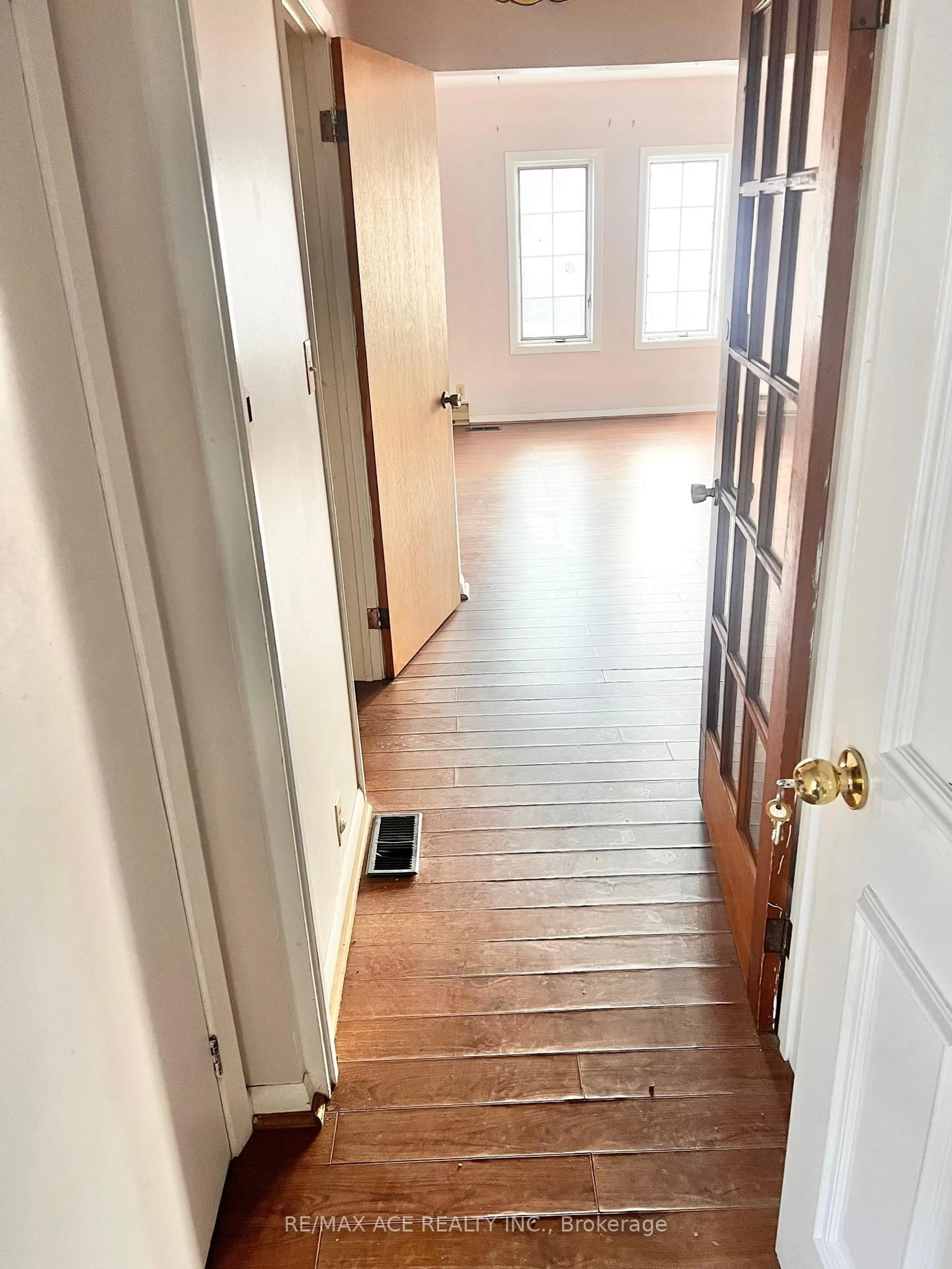 Indoor entryway for 3 Hastings St, Bancroft Ontario K0L 1C0