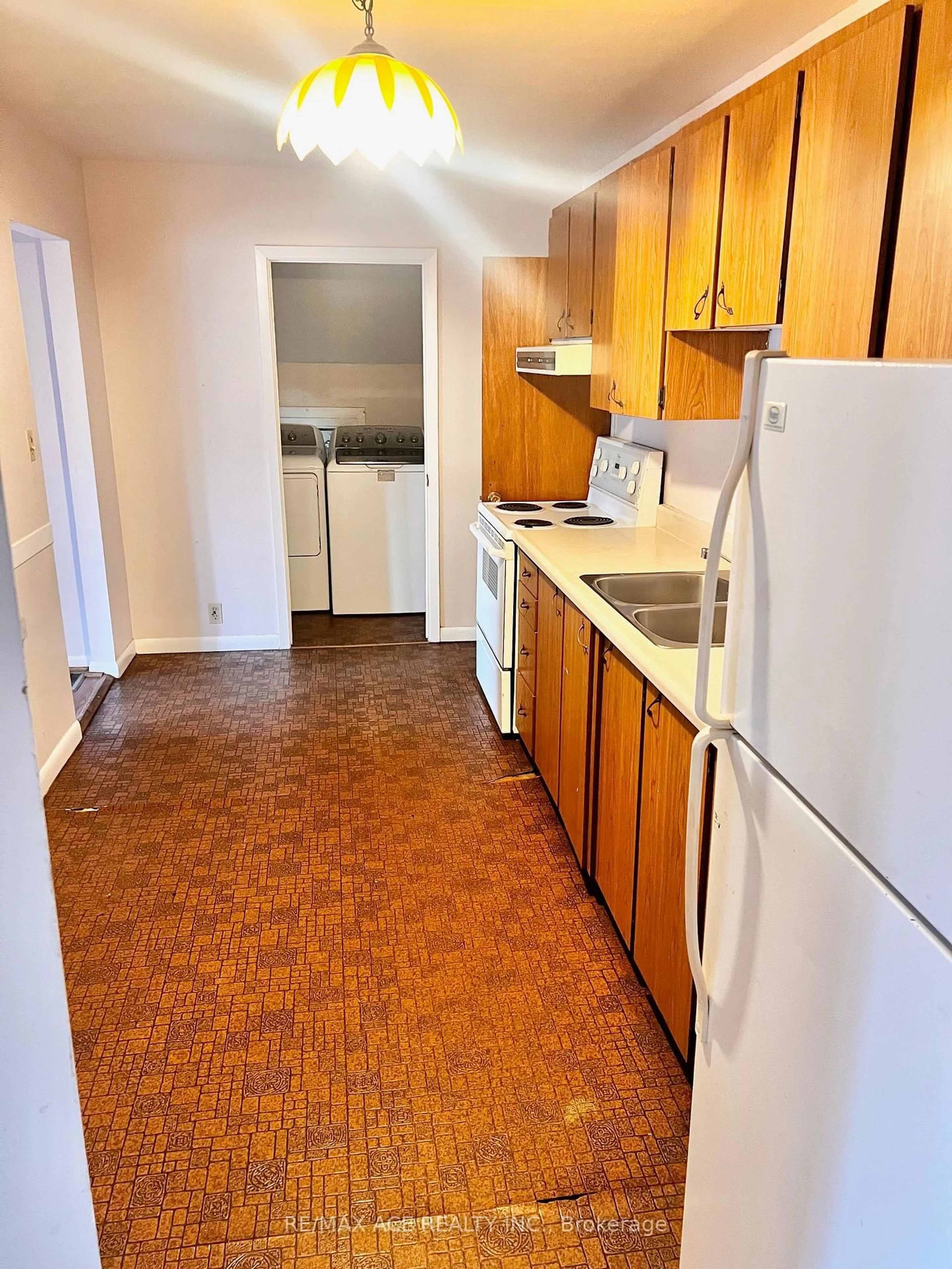 Standard kitchen, unknown for 3 Hastings St, Bancroft Ontario K0L 1C0