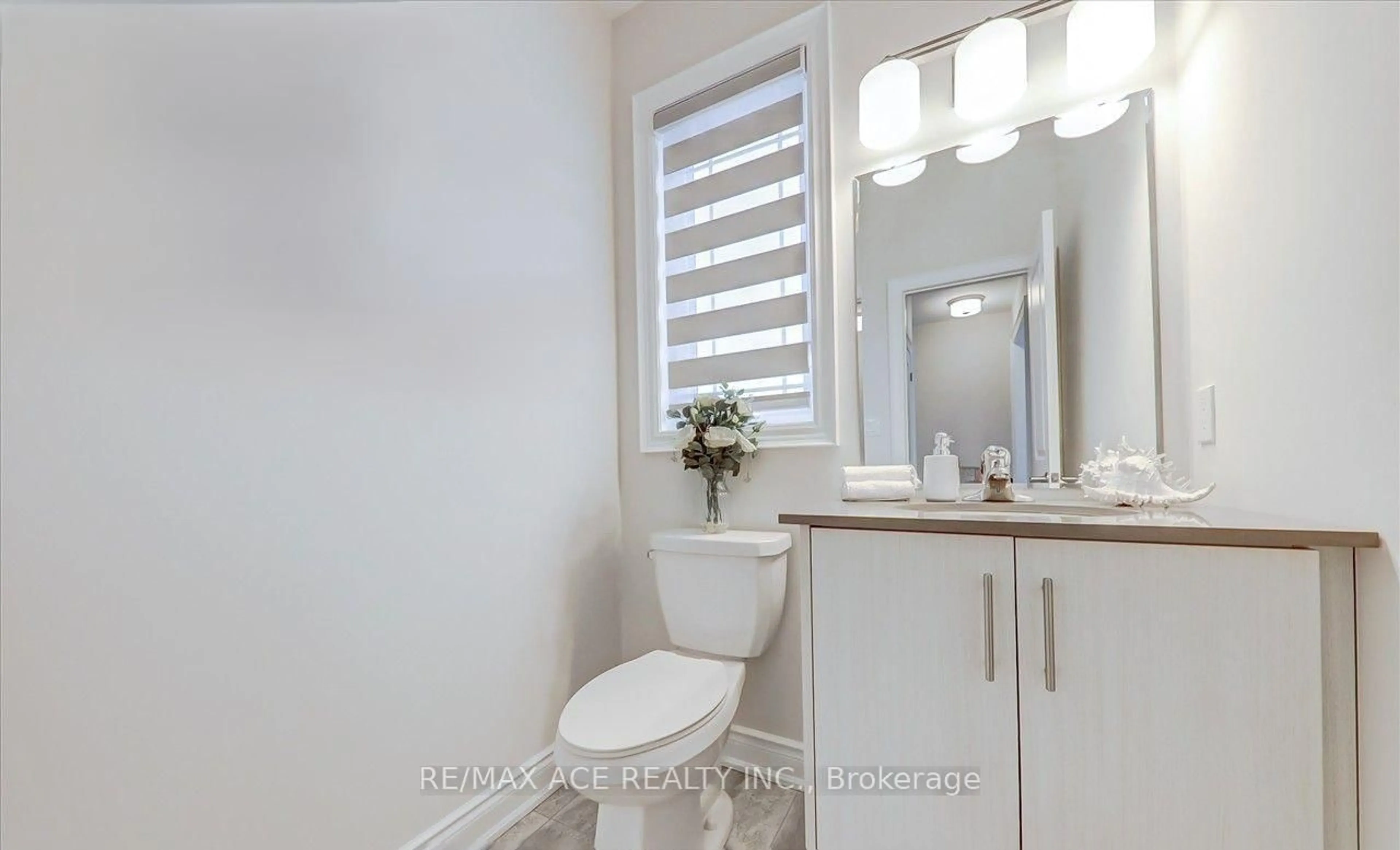 Standard bathroom, ceramic/tile floor for 350 Cullen Tr, Peterborough Ontario K9H 0J9