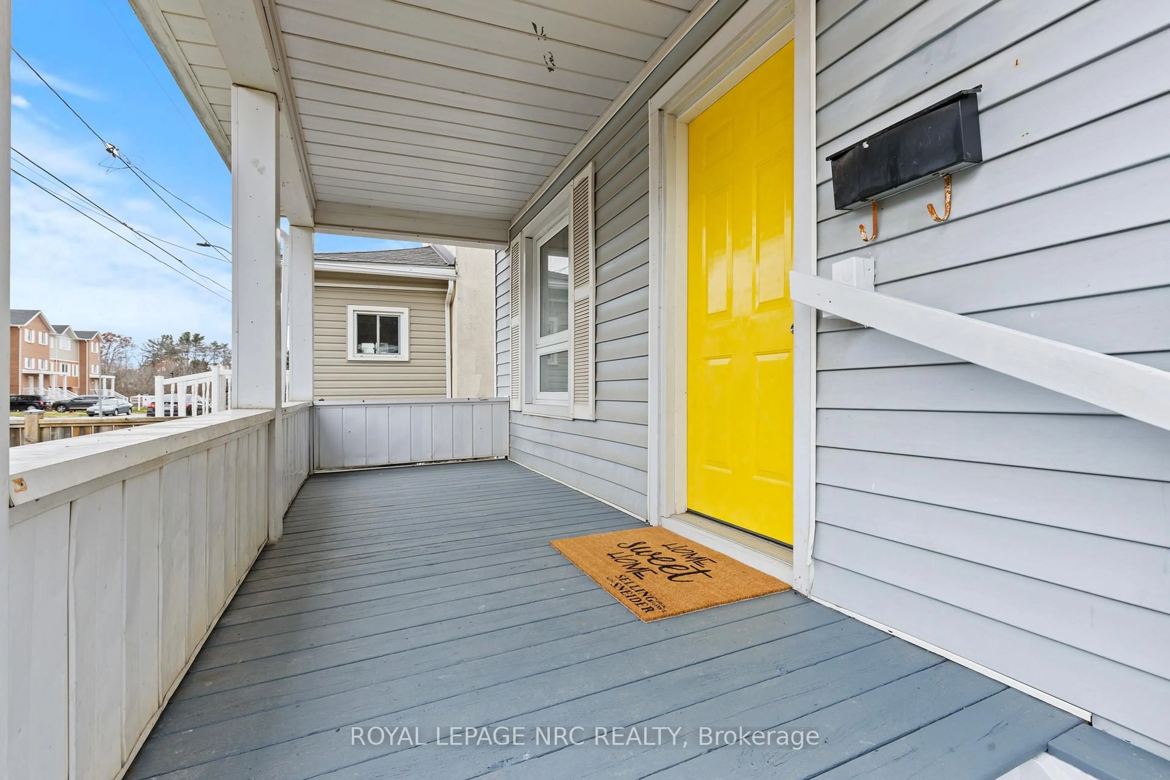 Unknown for 22 Denistoun St, Welland Ontario L3C 1T9