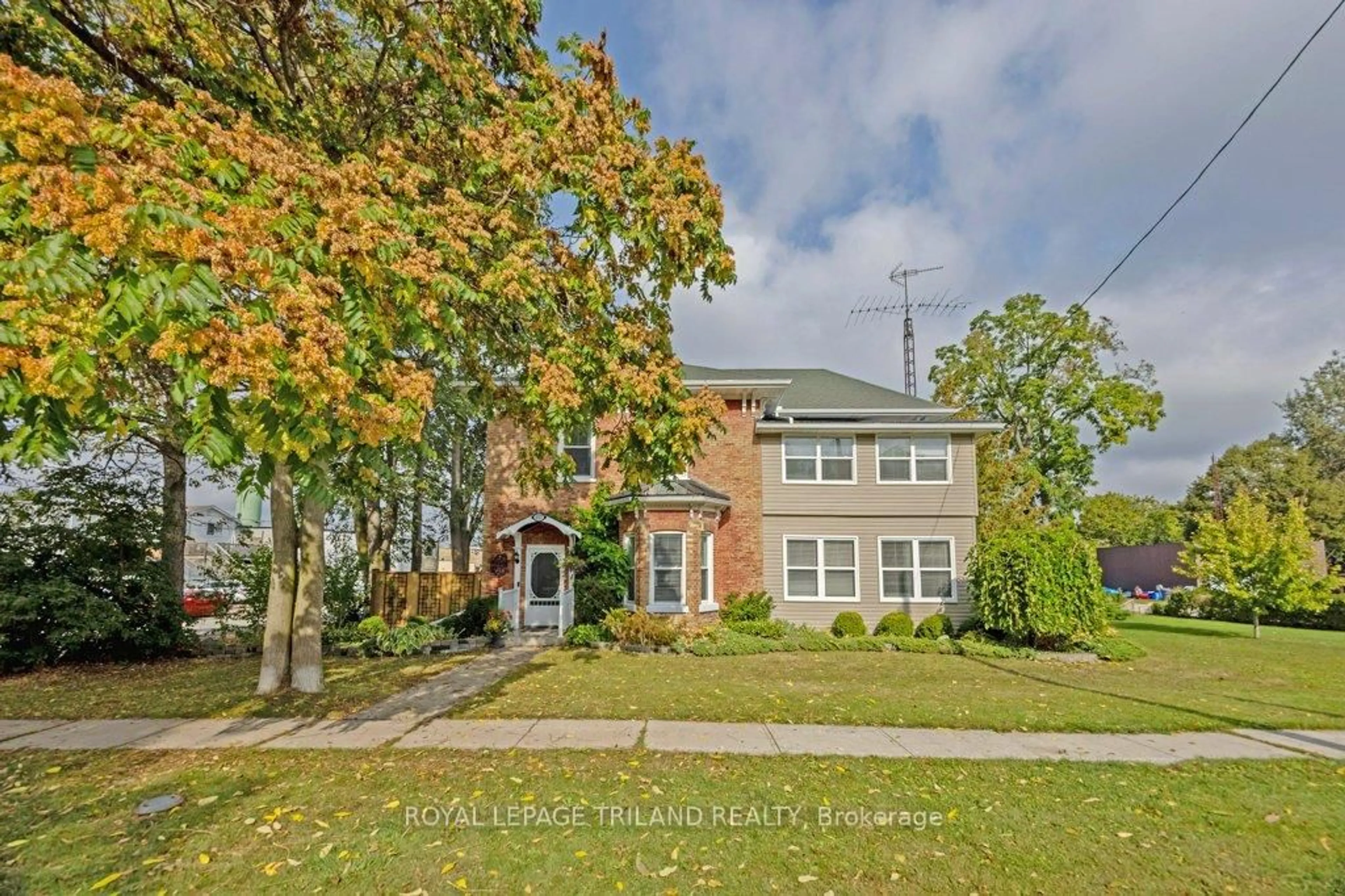 Home with brick exterior material, street for 217 Shackleton Line, Dutton/Dunwich Ontario N0L 1J0