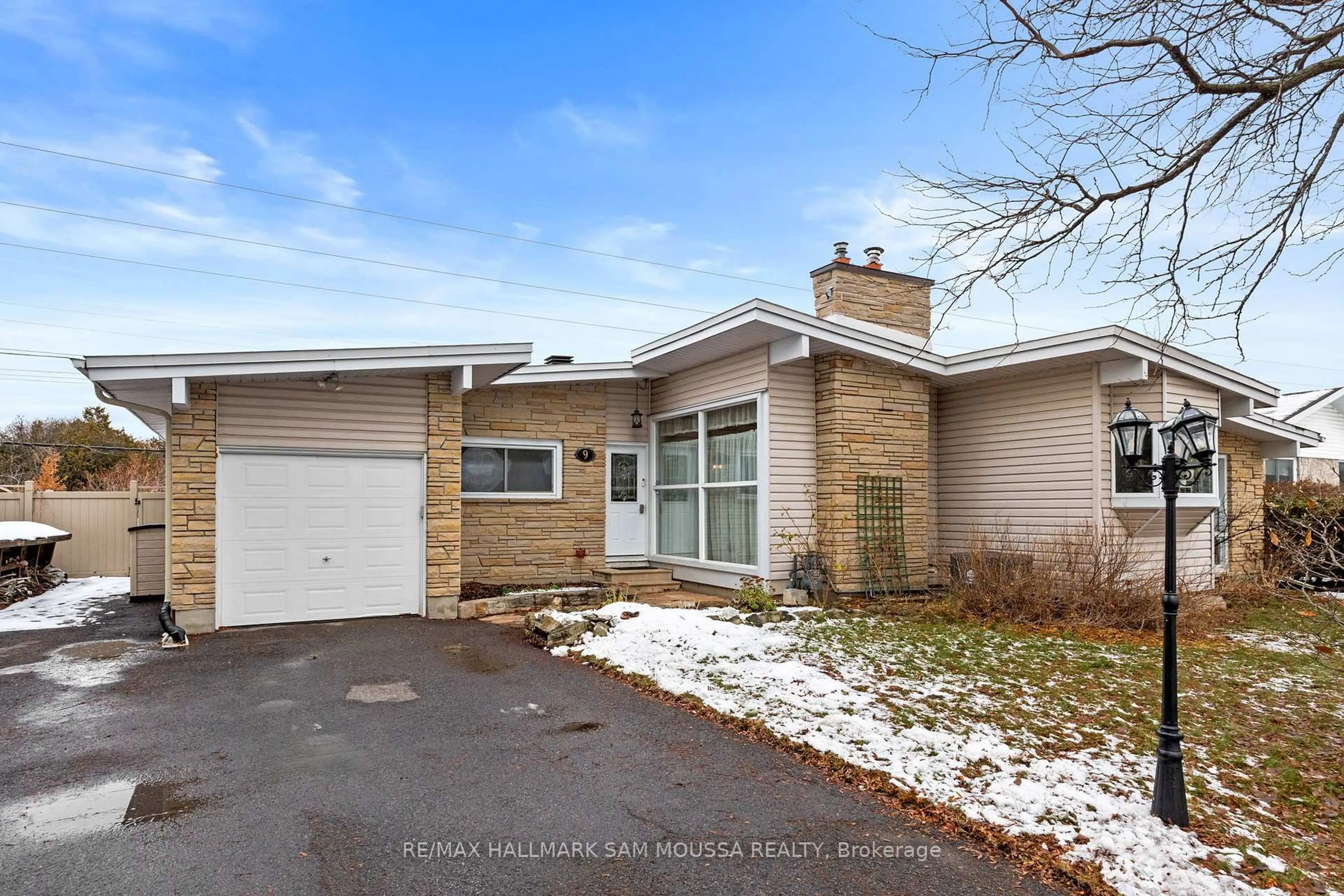 Unknown for 9 Quinpool Cres, Ottawa Ontario K2H 6H9