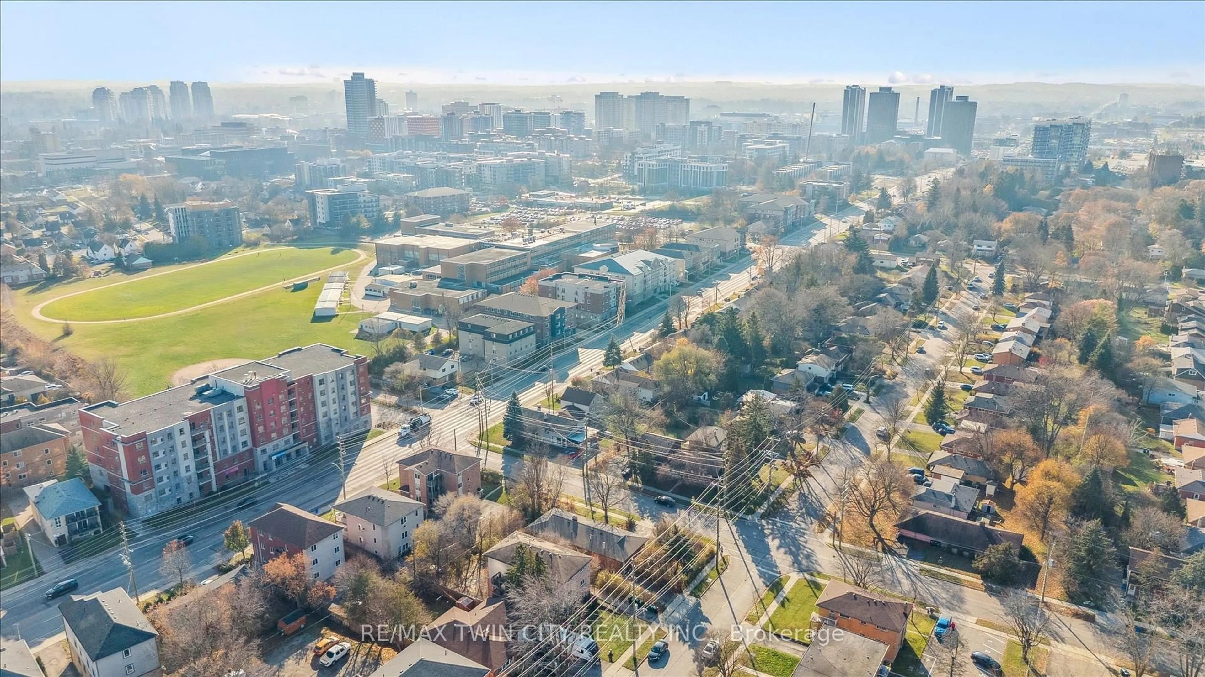 A pic from outside/outdoor area/front of a property/back of a property/a pic from drone, city buildings view from balcony for 25 High St, Waterloo Ontario N2L 3X4