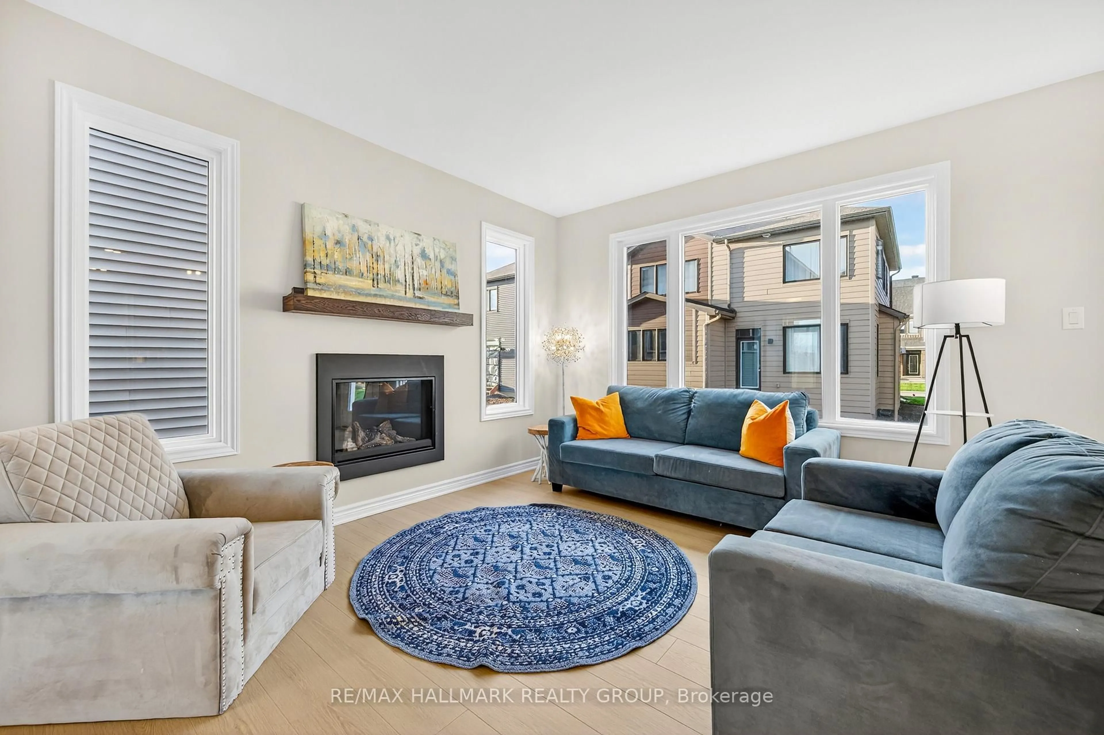 Living room with furniture, unknown for 258 Sapling Grve, Ottawa Ontario K2J 7L9