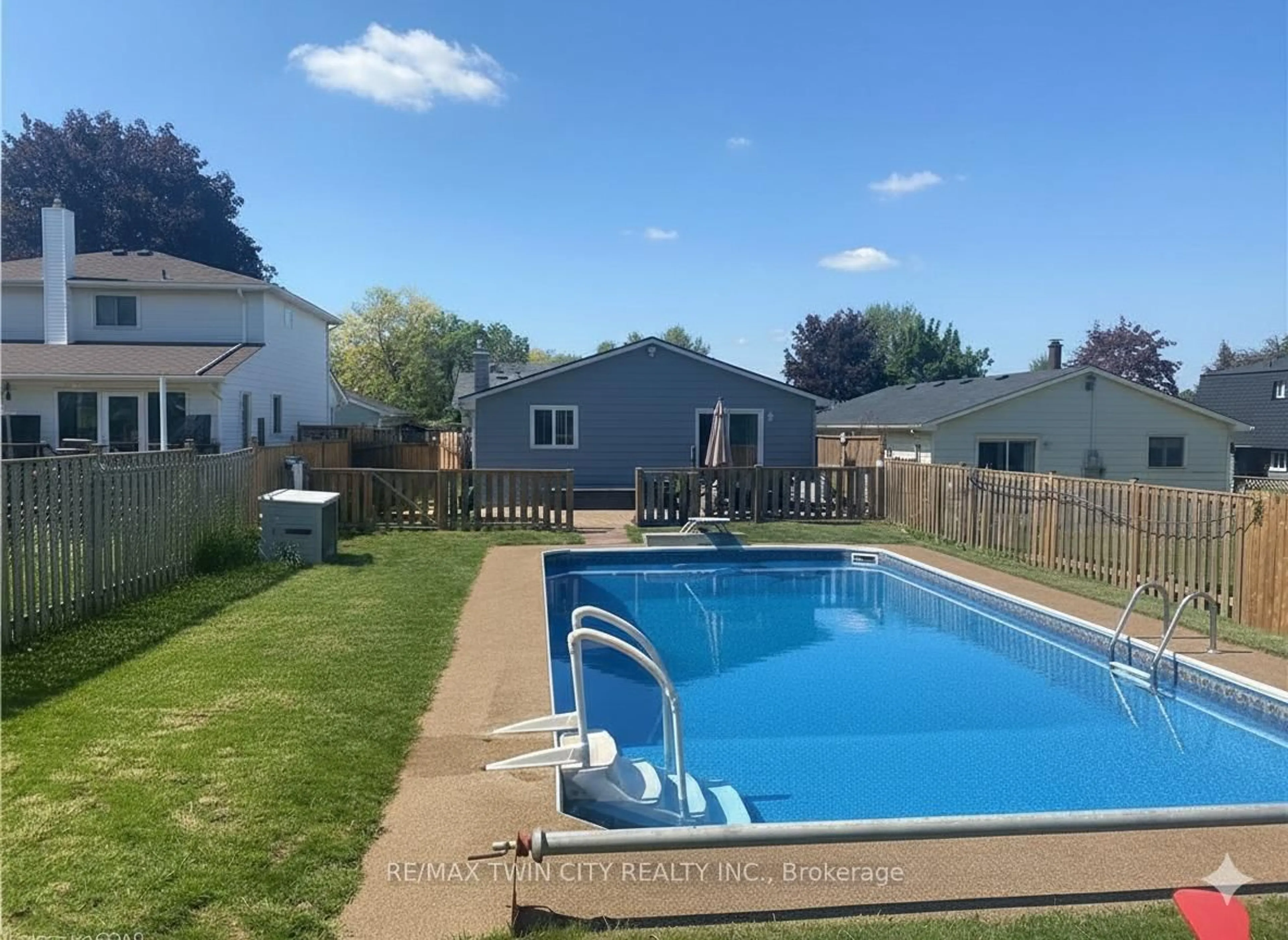 Pool for 88 Glen Lake Cres, Kitchener Ontario N2N 1C5