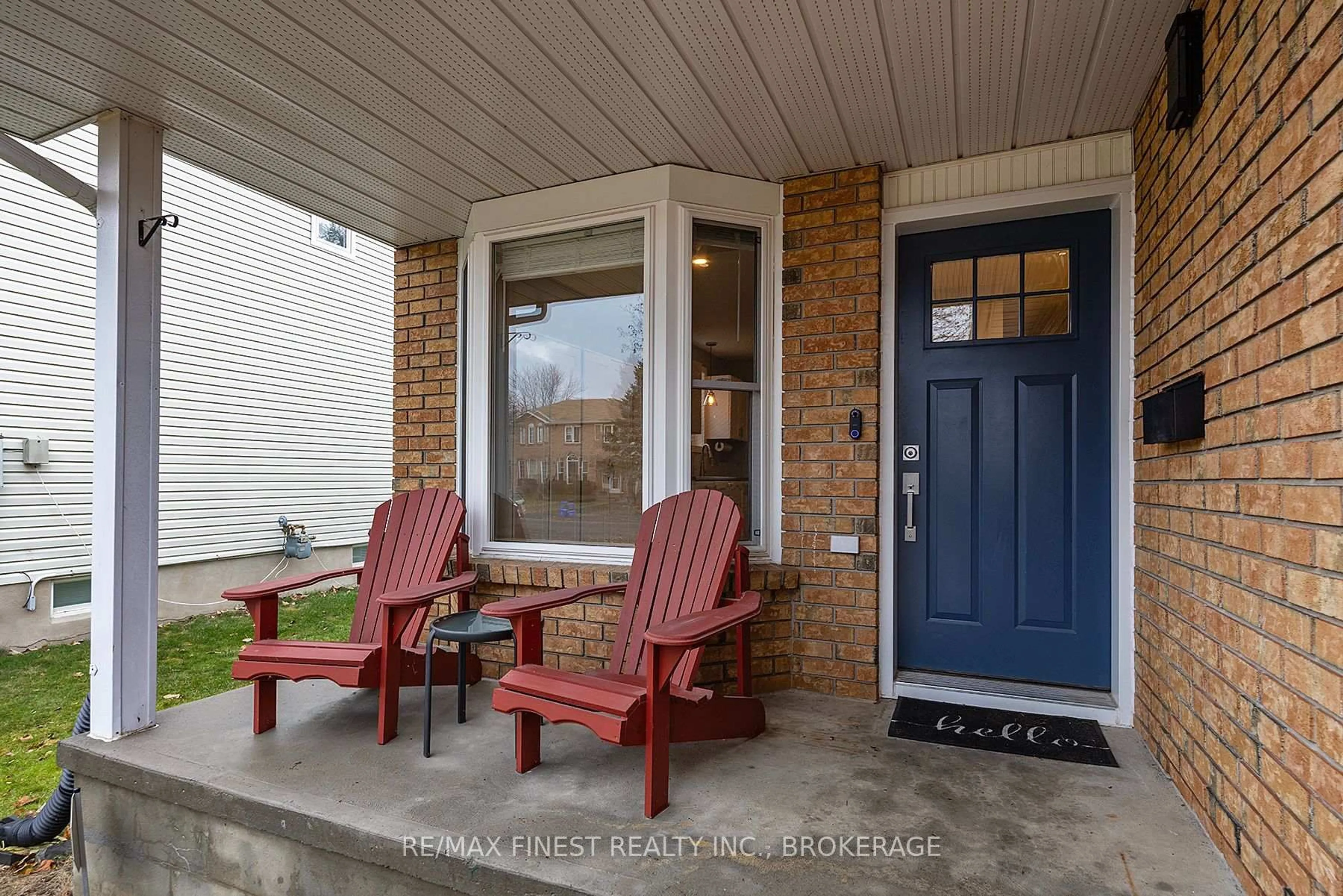 Indoor entryway for 1236 Brackenwood Cres, Kingston Ontario K7P 2W1