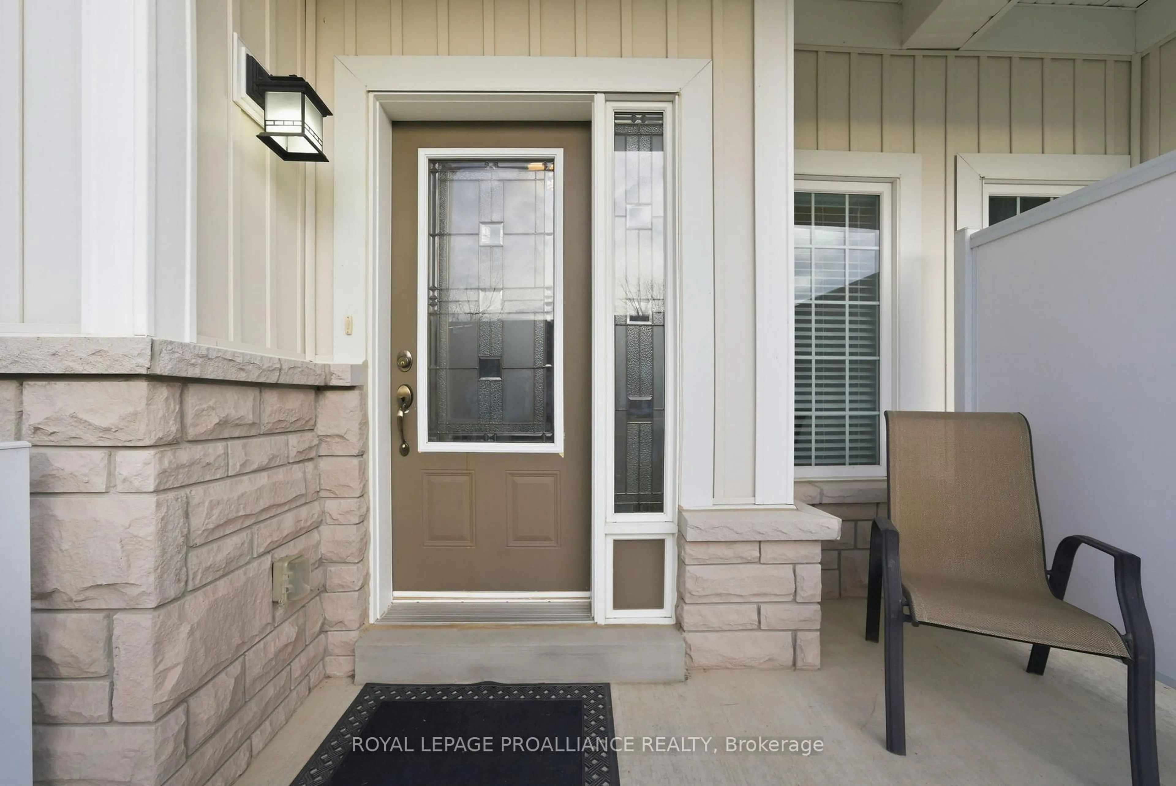 Indoor entryway for 716 Wilkins Gate, Cobourg Ontario K9A 0J3