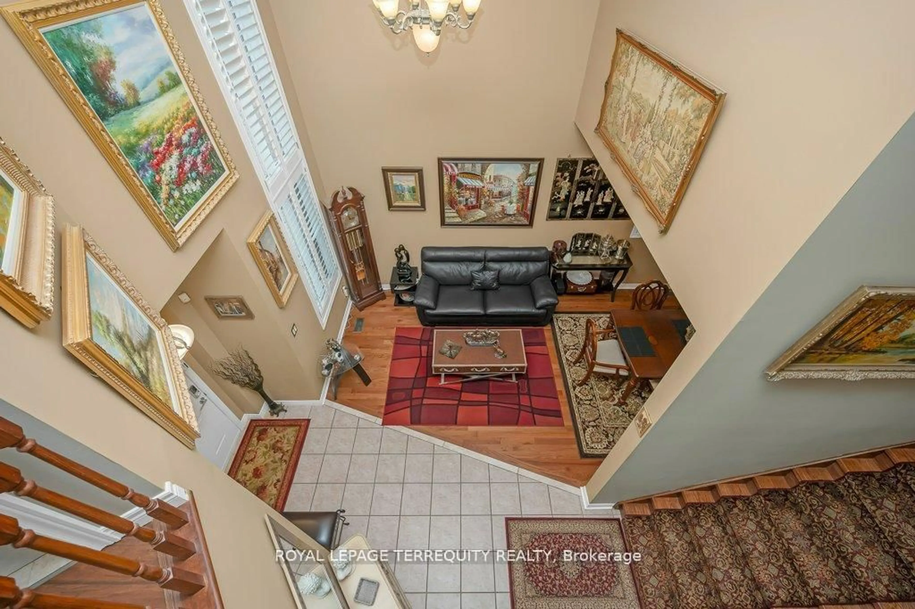 Unknown for 15 Armour Cres, Hamilton Ontario L9K 1S1