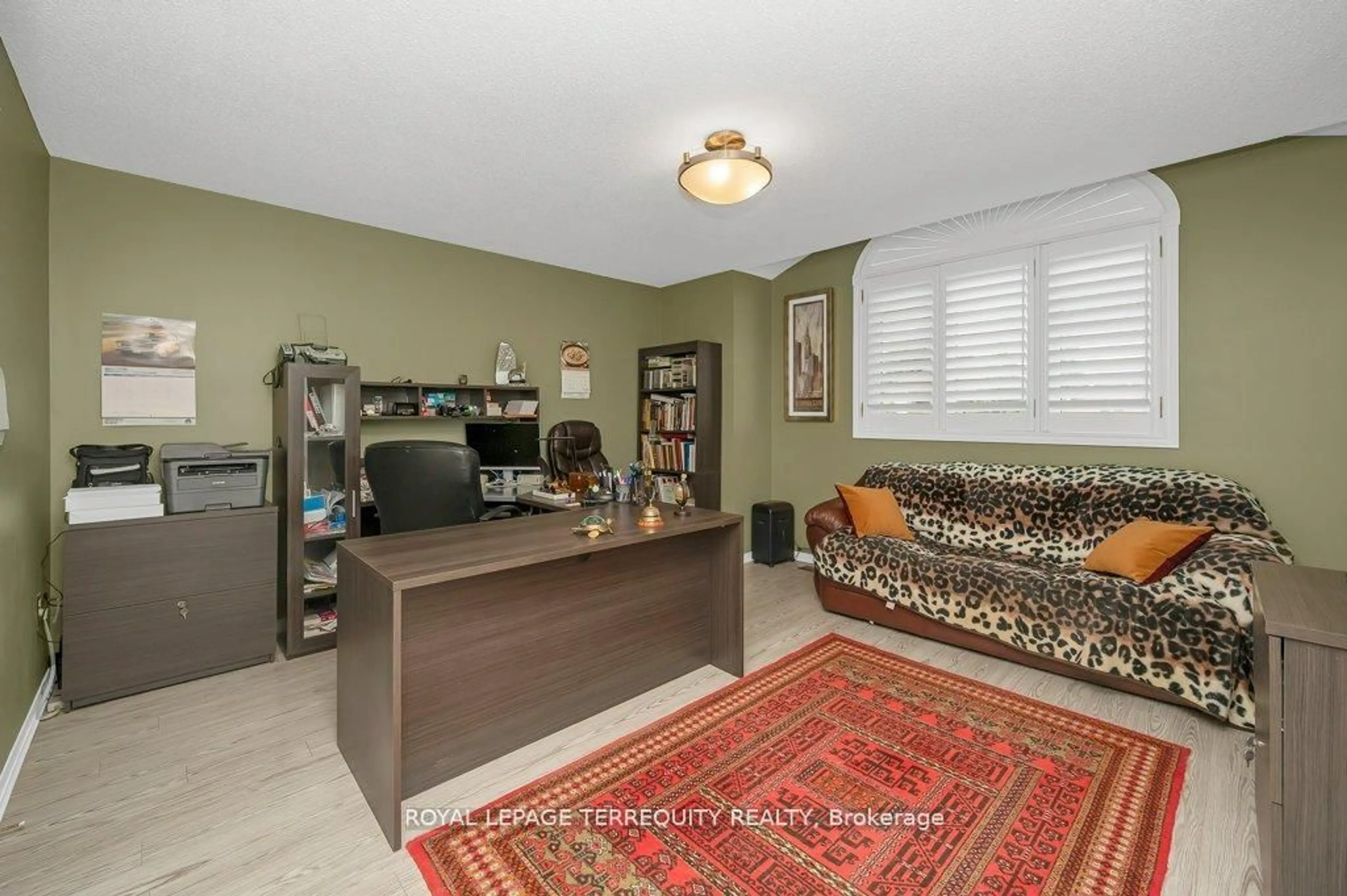 Living room with furniture, unknown for 15 Armour Cres, Hamilton Ontario L9K 1S1