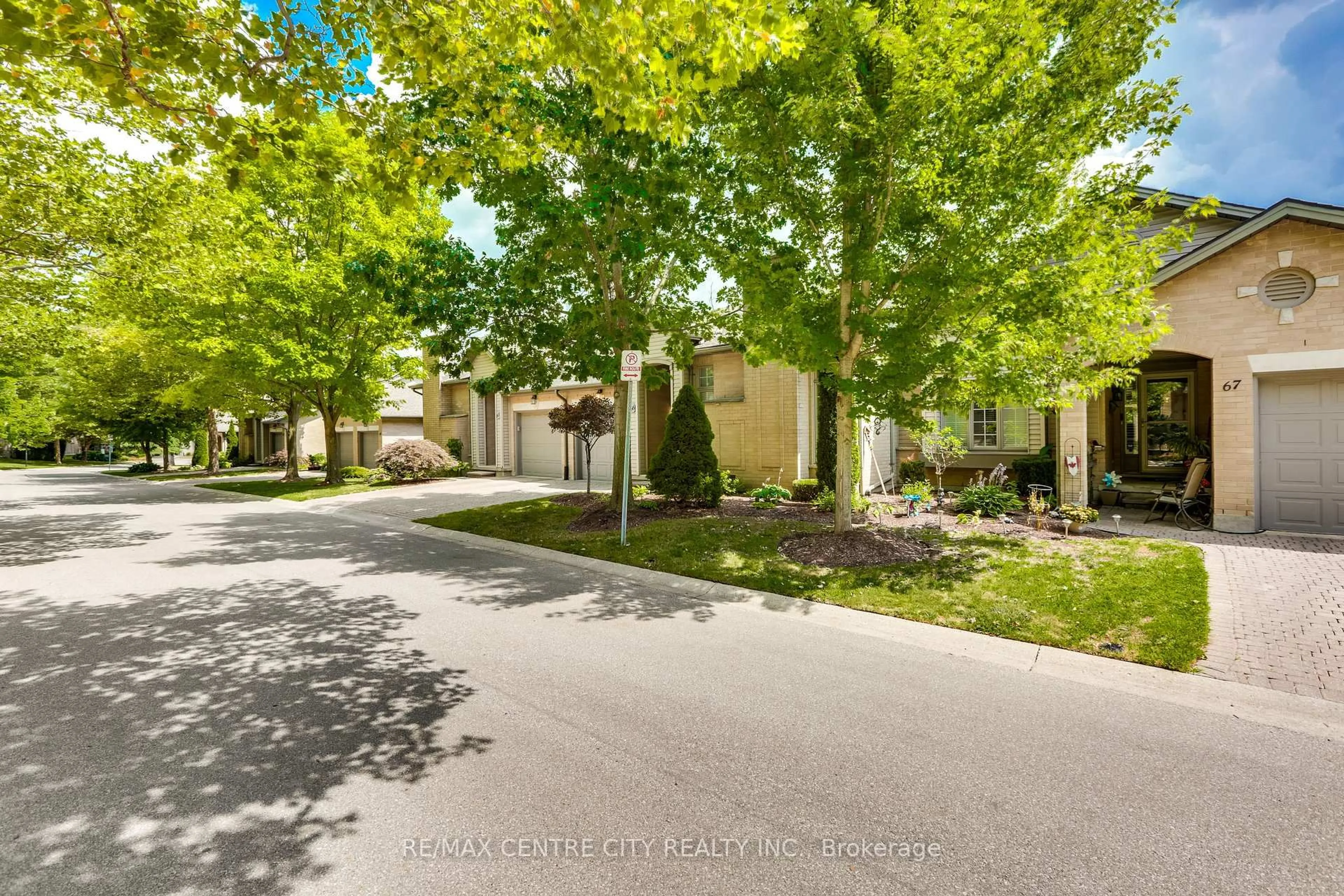 A pic from outside/outdoor area/front of a property/back of a property/a pic from drone, street for 250 North Centre Rd #66, London North Ontario N6G 5A4