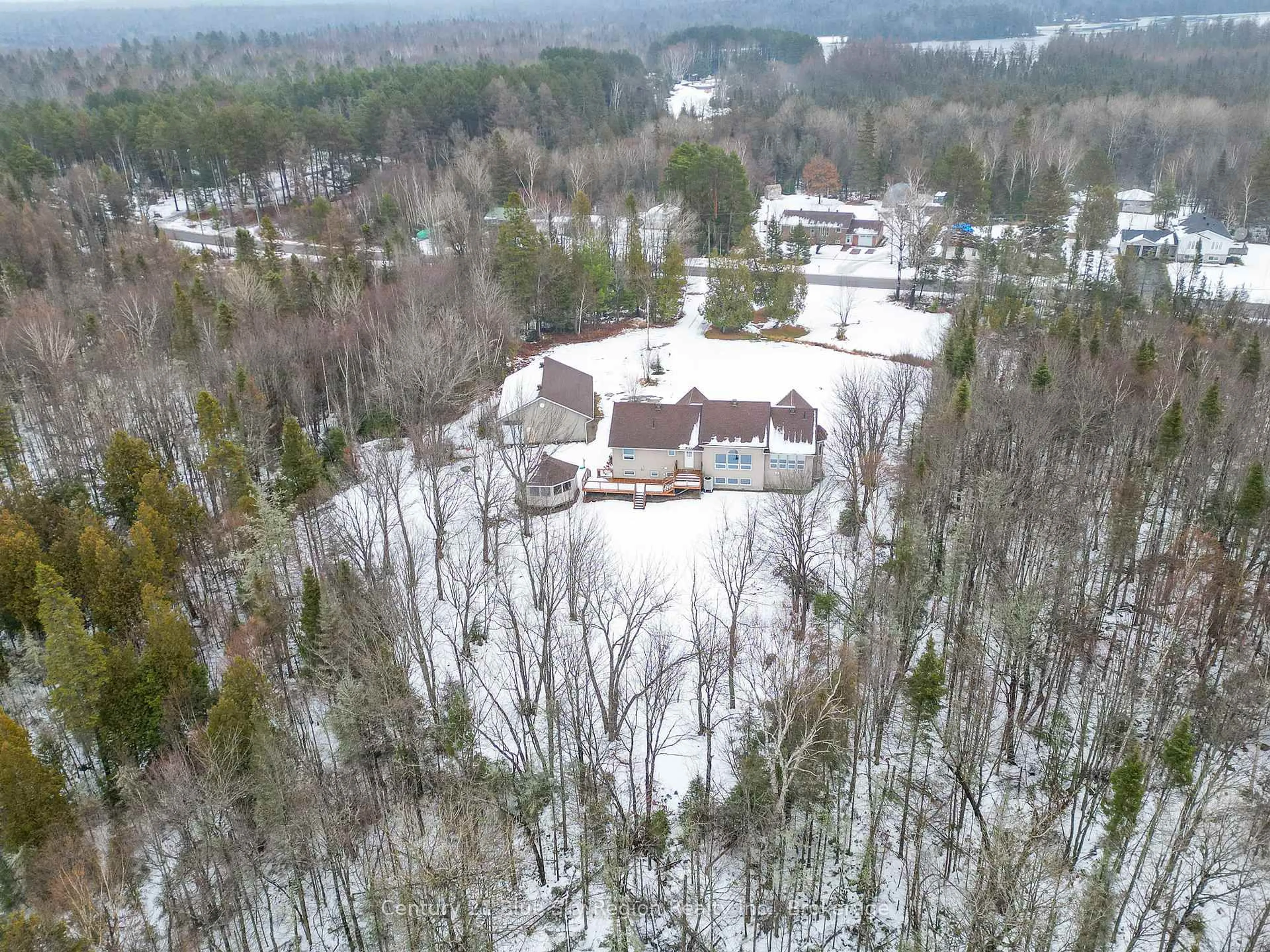 A pic from outside/outdoor area/front of a property/back of a property/a pic from drone, unknown for 45 Chadbourne Dr, North Bay Ontario P1B 8G2