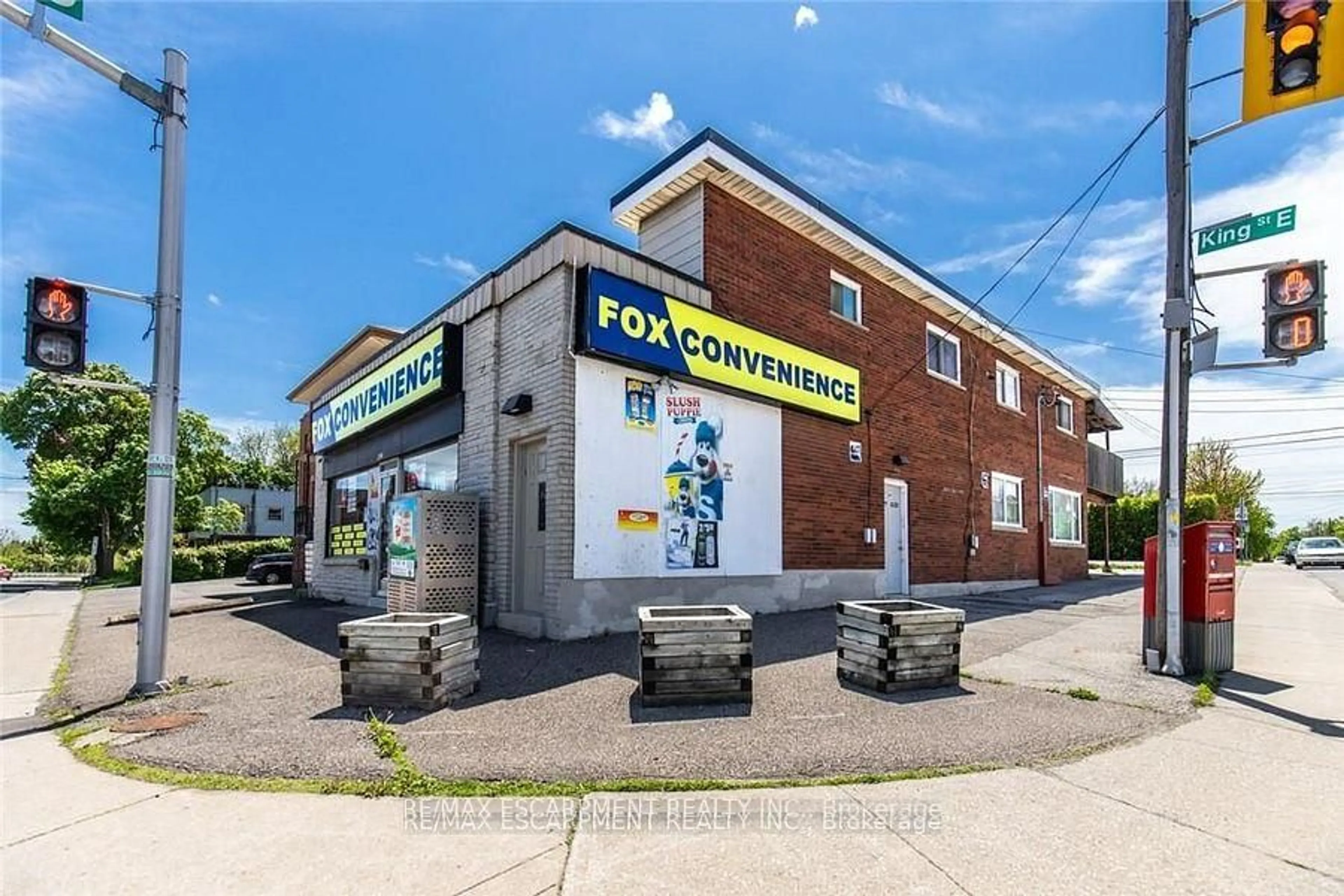 Unknown for 2340 KING St, Hamilton Ontario L8K 1X7