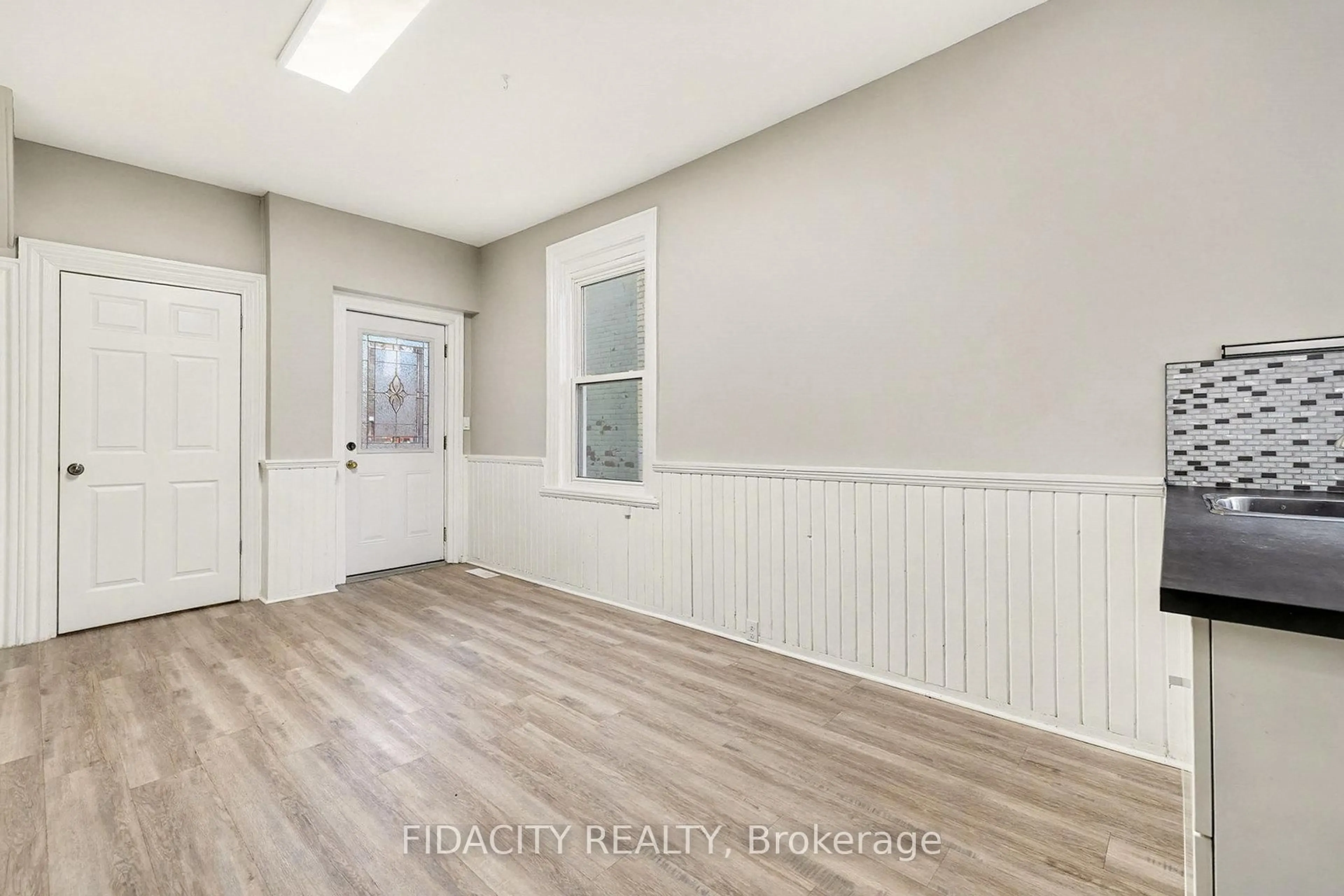 A pic of a room for 38 Winnifred St, Smiths Falls Ontario K7A 2N5