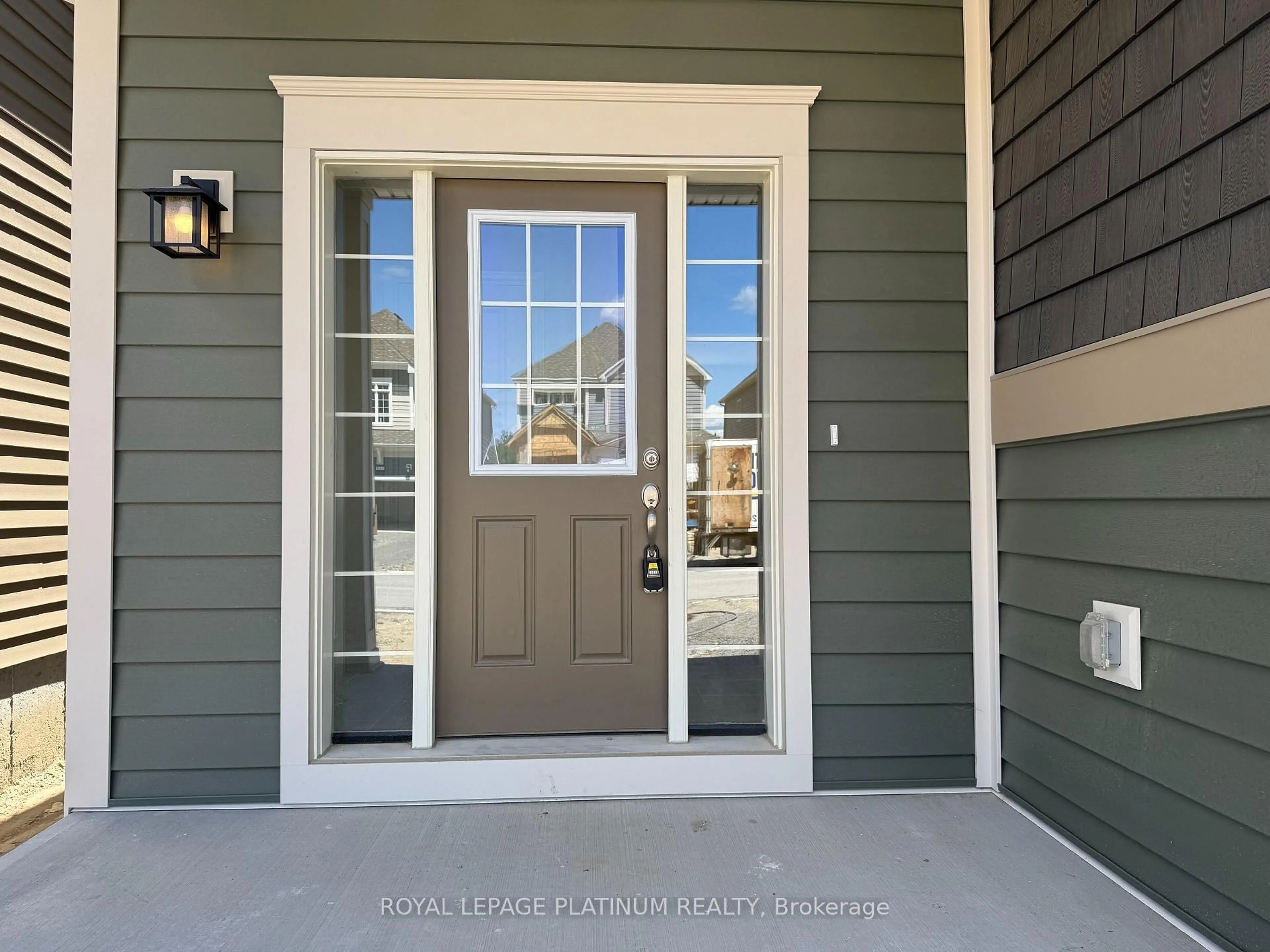 Indoor entryway for 135 McEachern Lane, Gravenhurst Ontario P1P 0H8