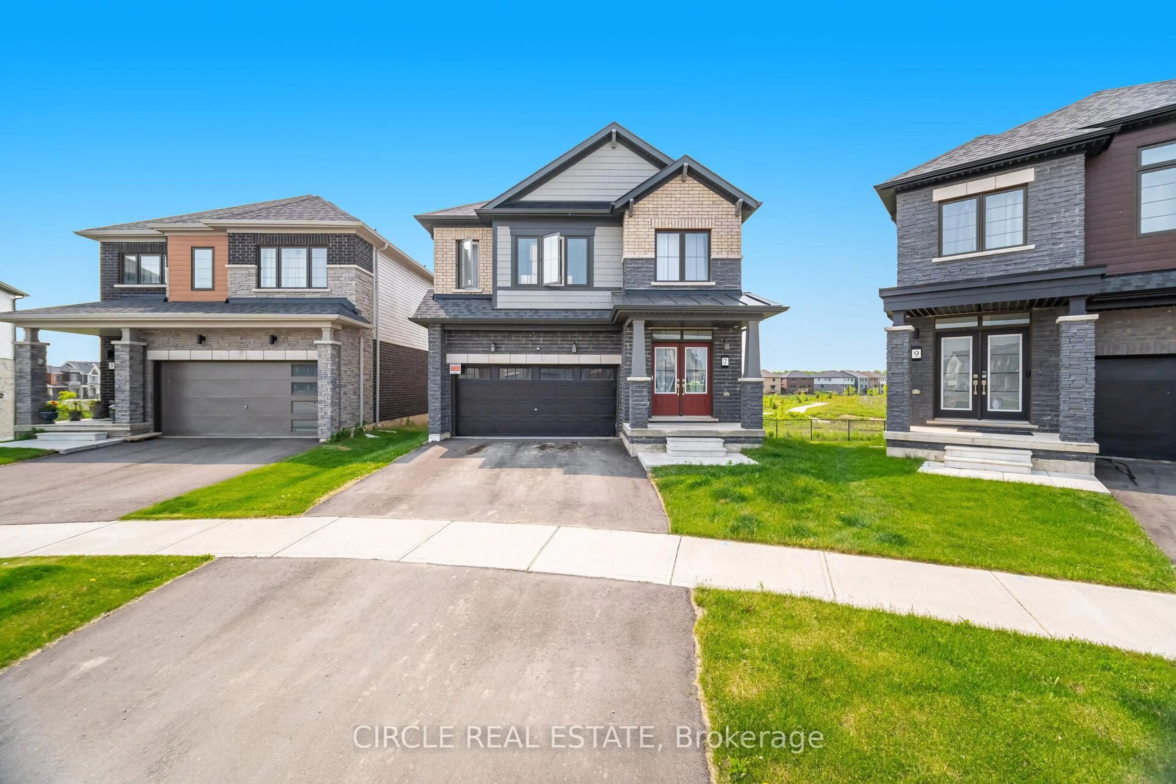 Unknown for 7 Bee Cres, Brantford Ontario N3T 0V7