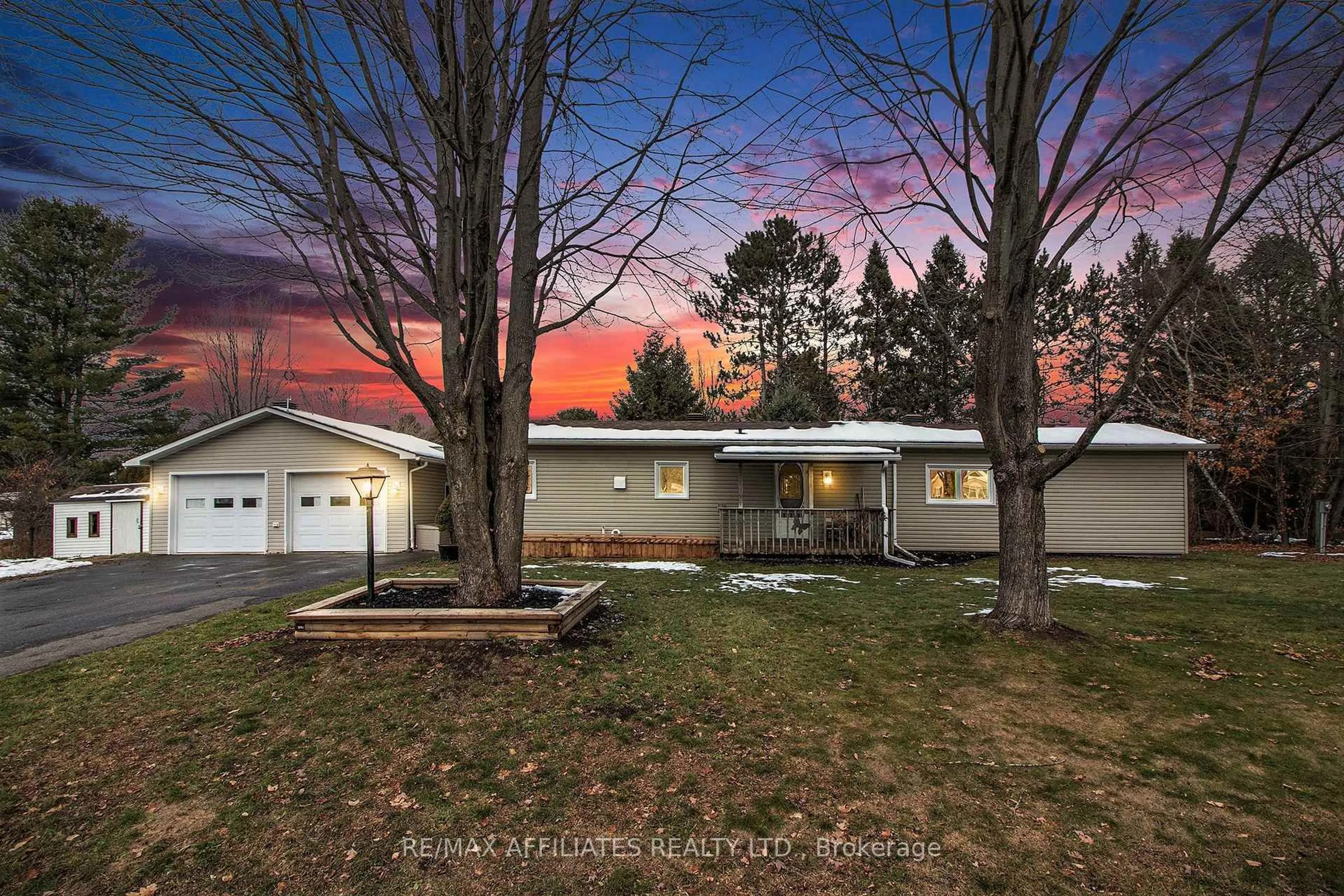 A pic from outside/outdoor area/front of a property/back of a property/a pic from drone, street for 5620 Rockdale Rd #Unit 32, Vars Ontario K0A 3H0