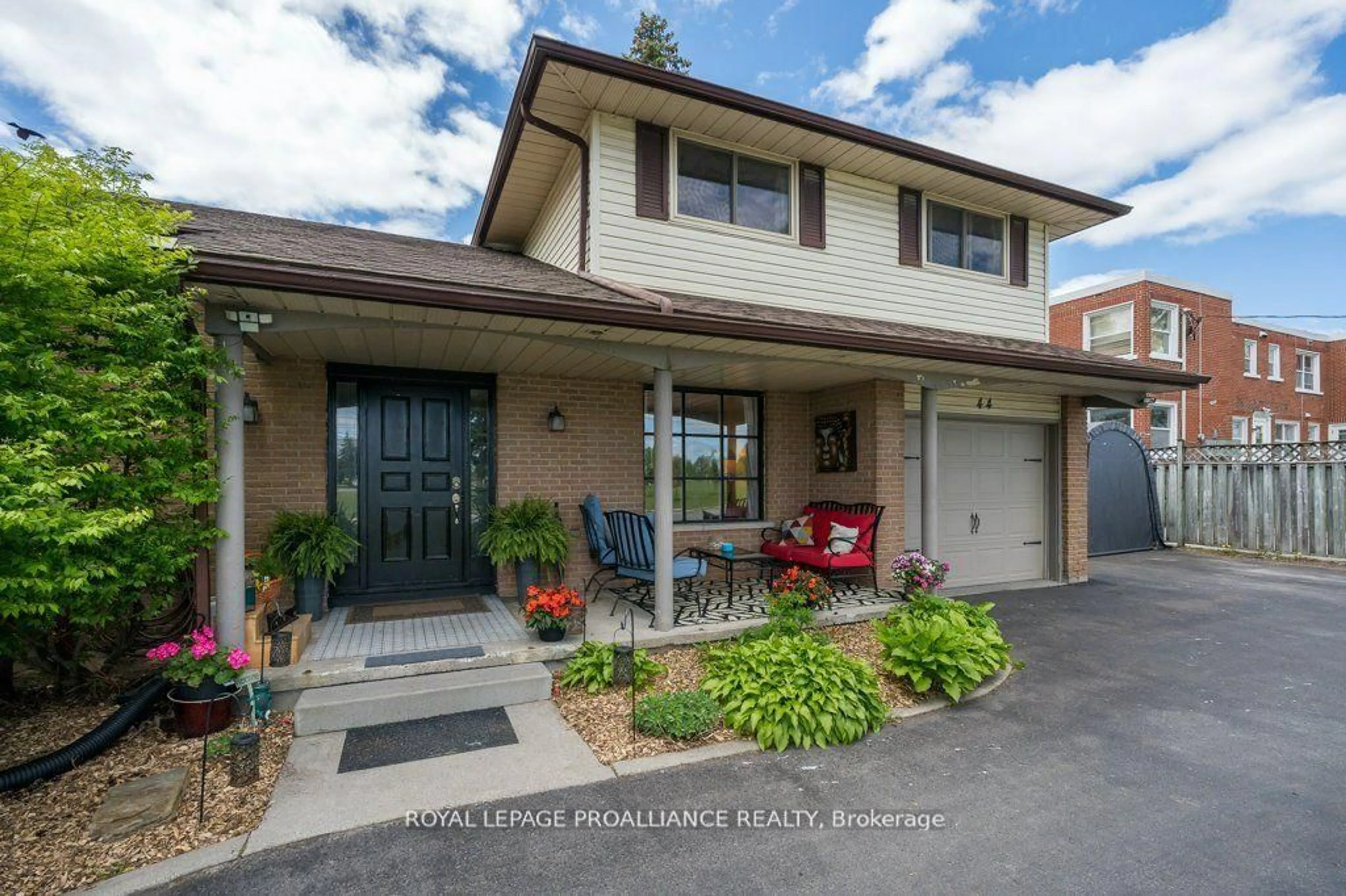 Home with brick exterior material, street for 44 Sidney St, Belleville Ontario K8P 3Y8