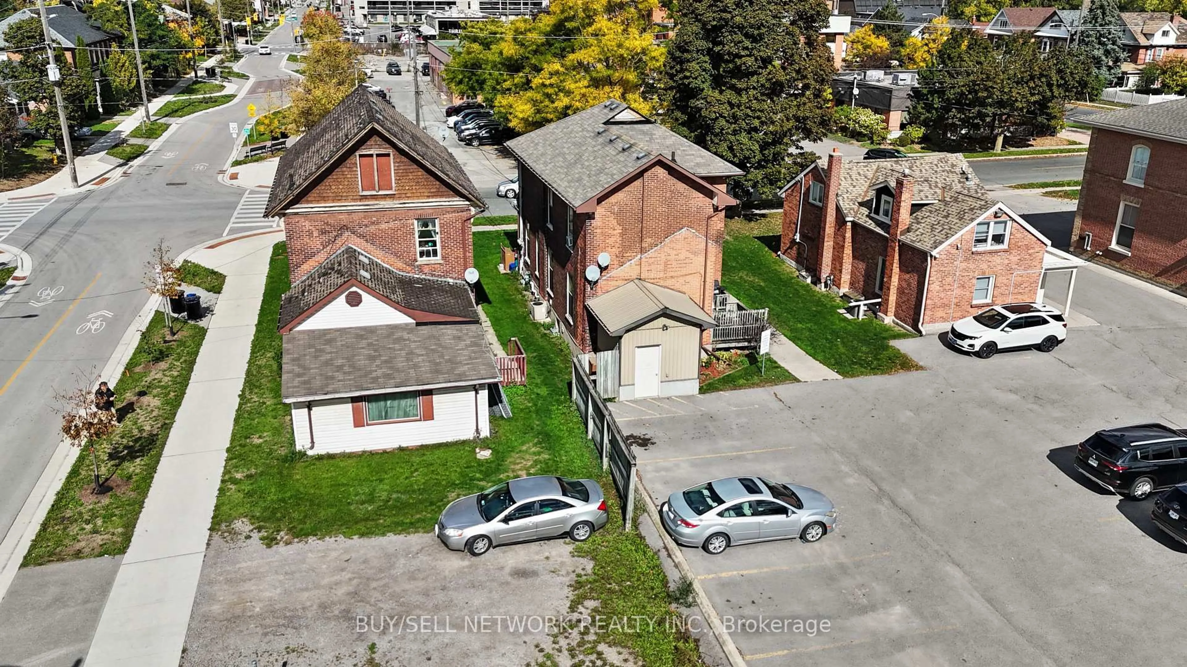 A pic from outside/outdoor area/front of a property/back of a property/a pic from drone, street for 257 Dalhousie St, Peterborough Ontario K9J 2M3