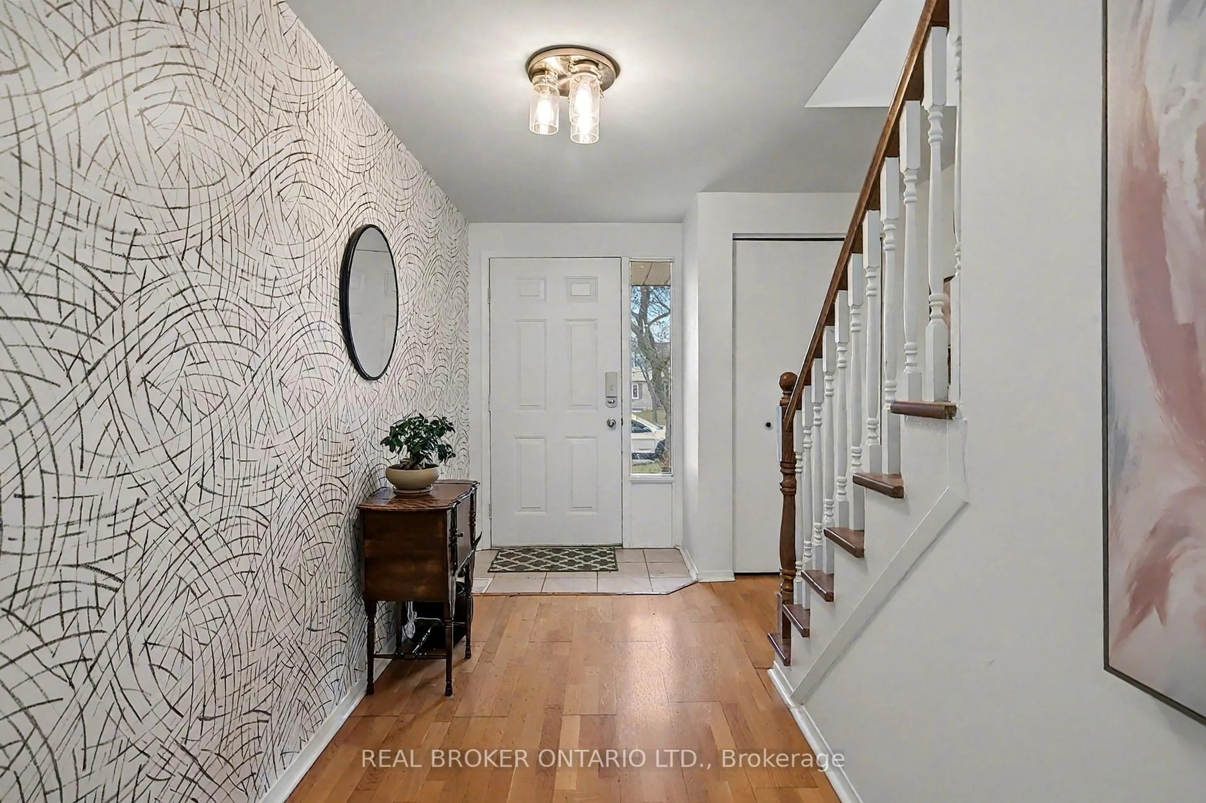 Indoor entryway for 38 Catalina Crt, Kitchener Ontario N2M 5L9