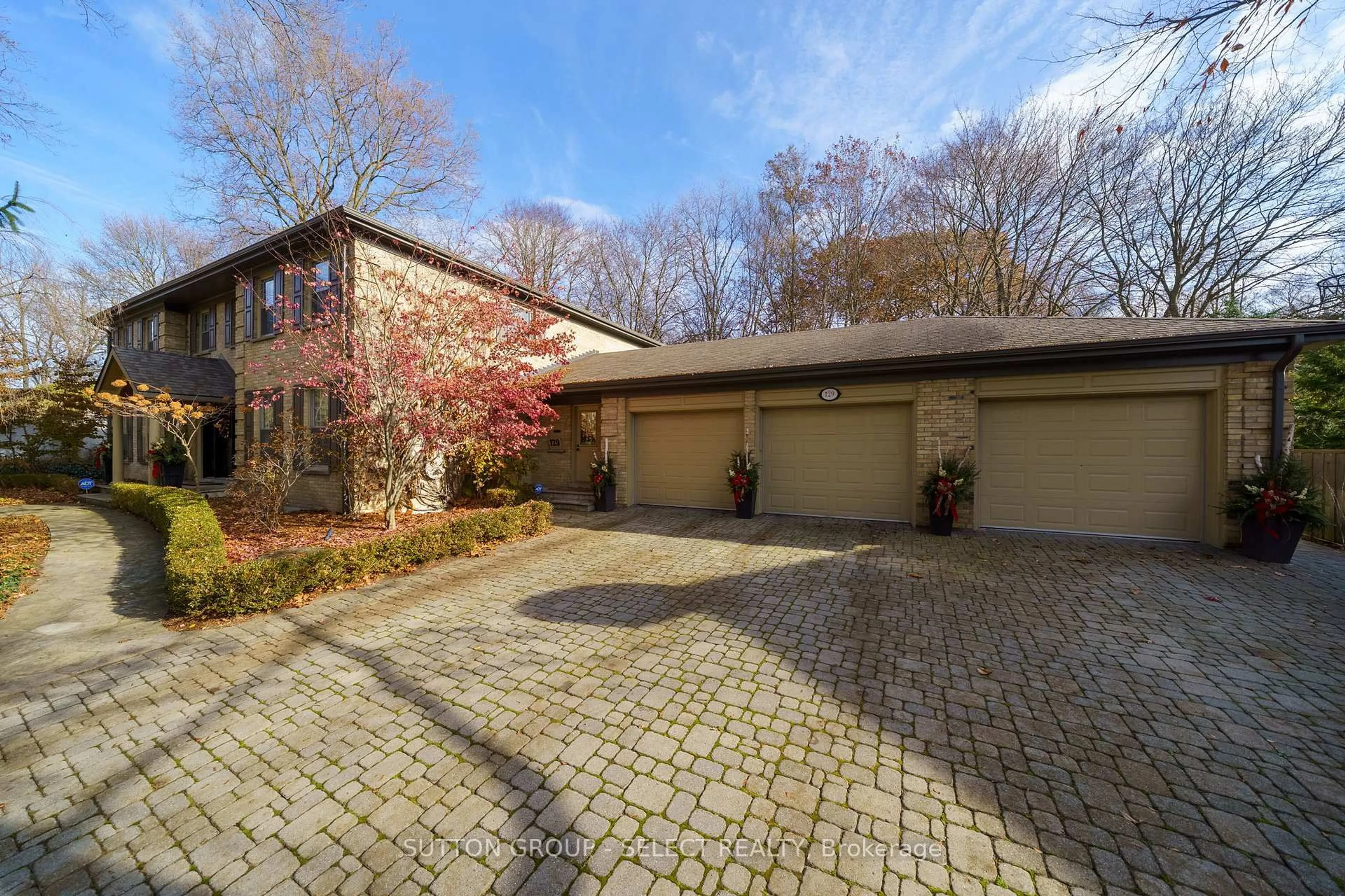 Unknown for 129 Wychwood Pl, London North Ontario N6G 1S7