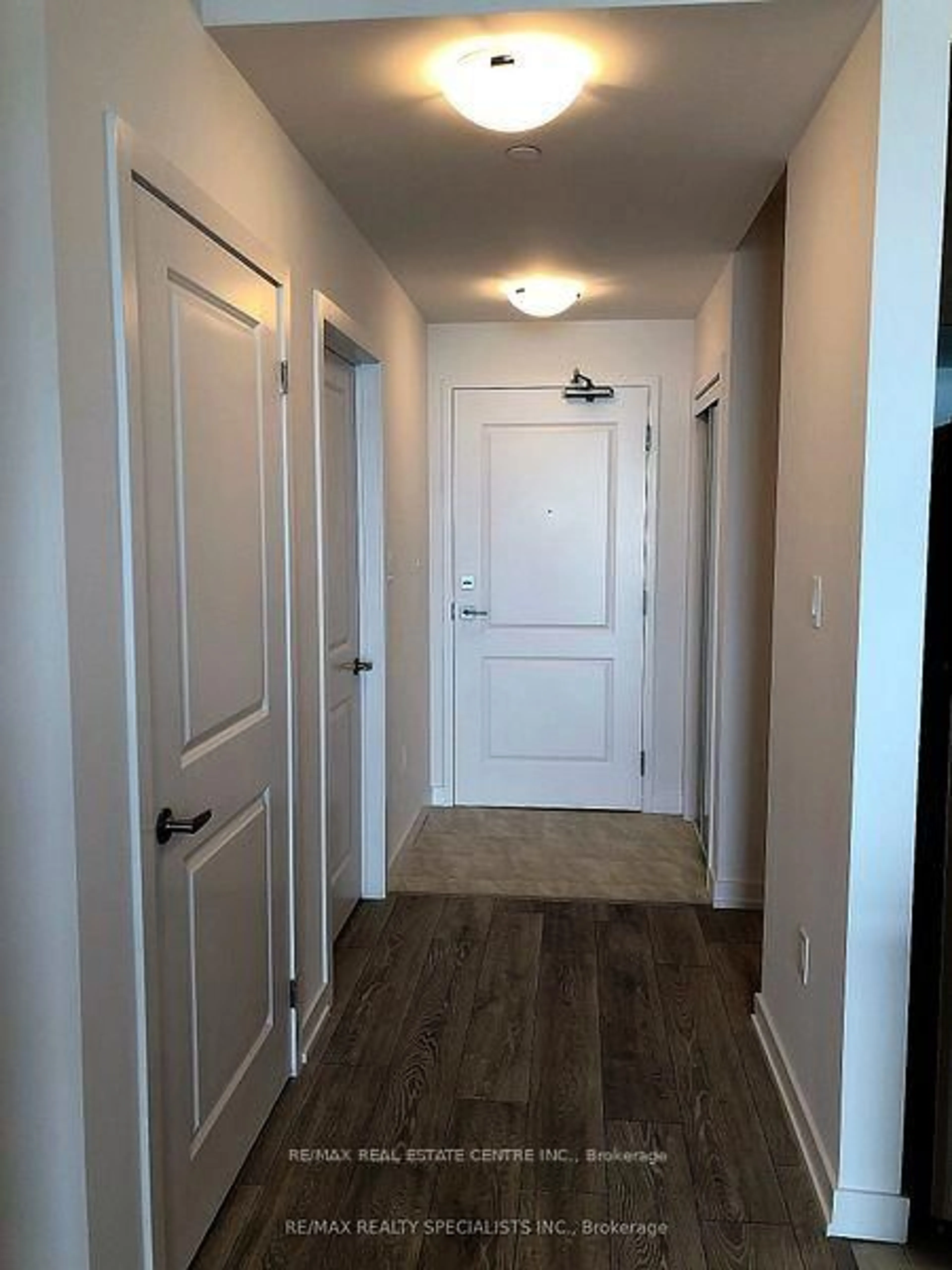 Indoor entryway for 101 Shoreview Pl #332, Hamilton Ontario L8E 0K3