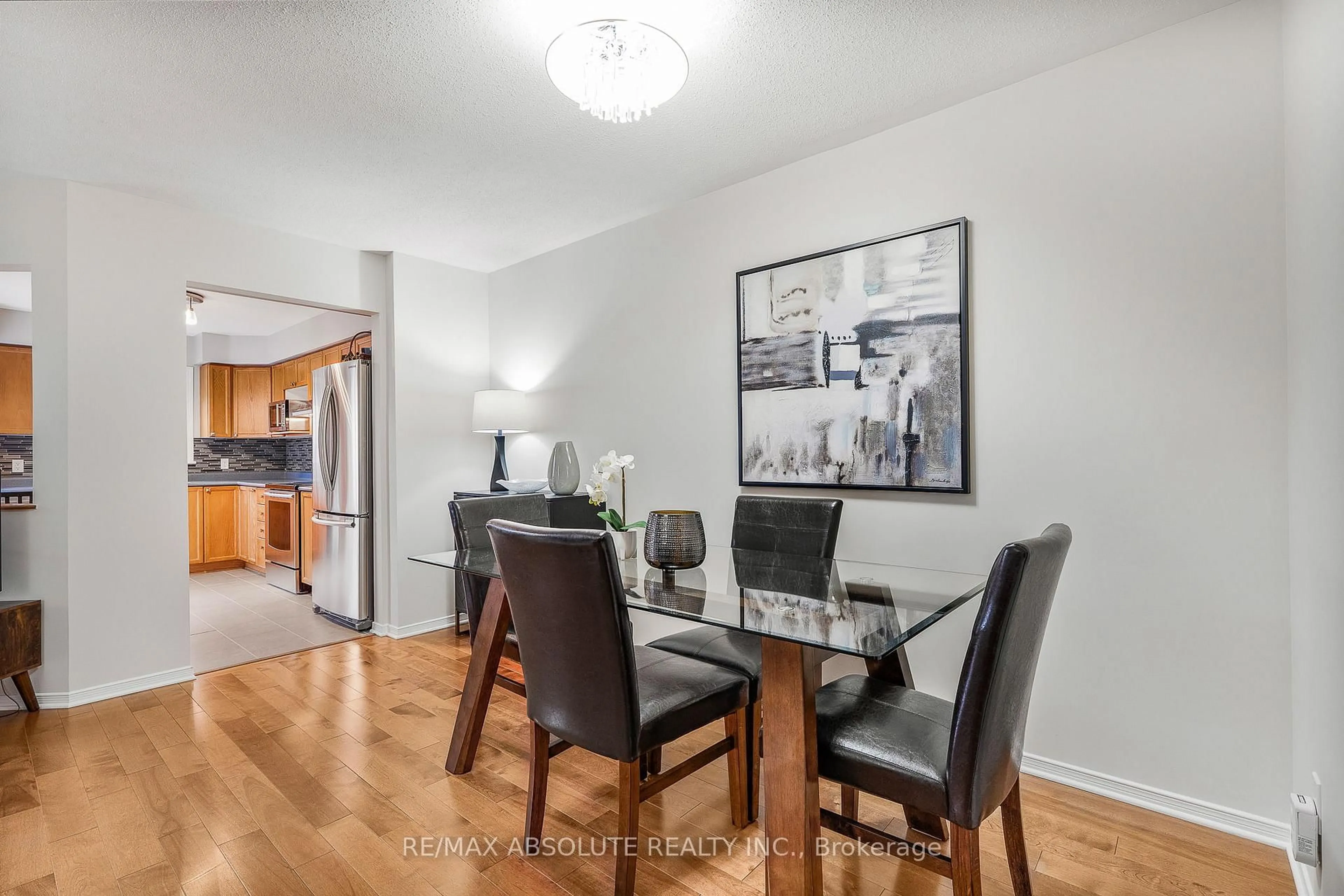Dining room, wood/laminate floor for 11 Foxden Pl, Ottawa Ontario K1G 6A5