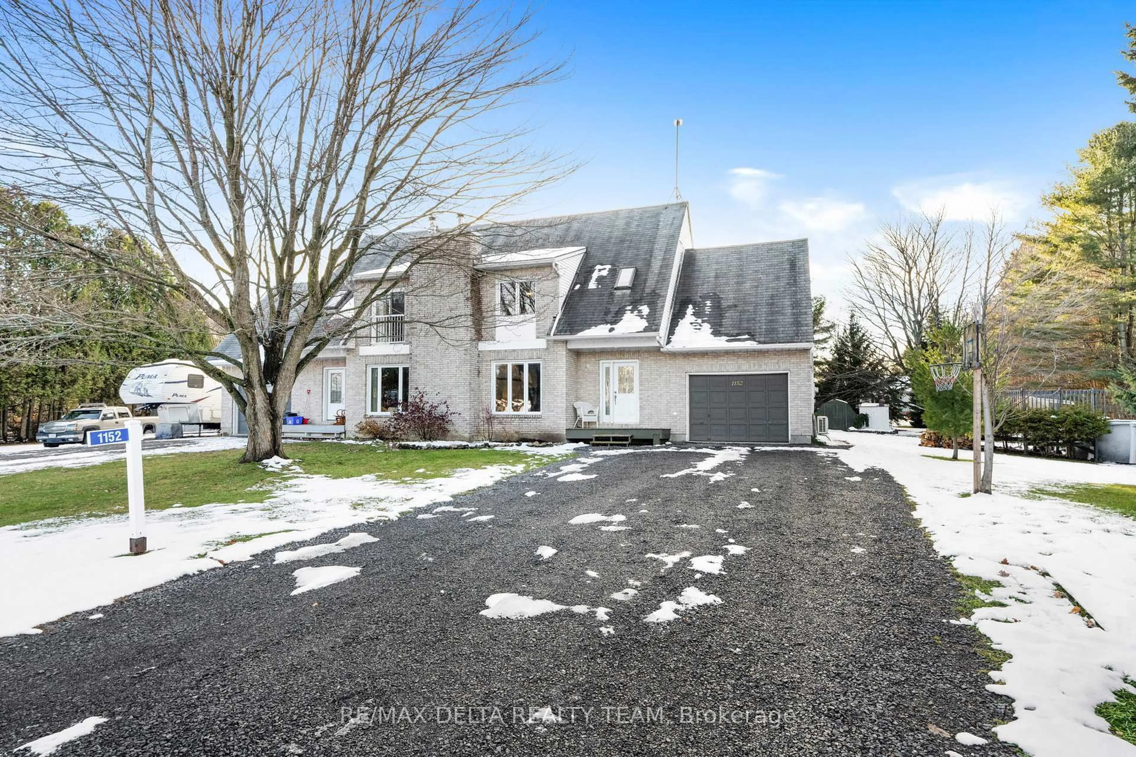 A pic from outside/outdoor area/front of a property/back of a property/a pic from drone, street for 1152 MONTEE DROUIN Rd, Casselman Ontario K0A 1M0