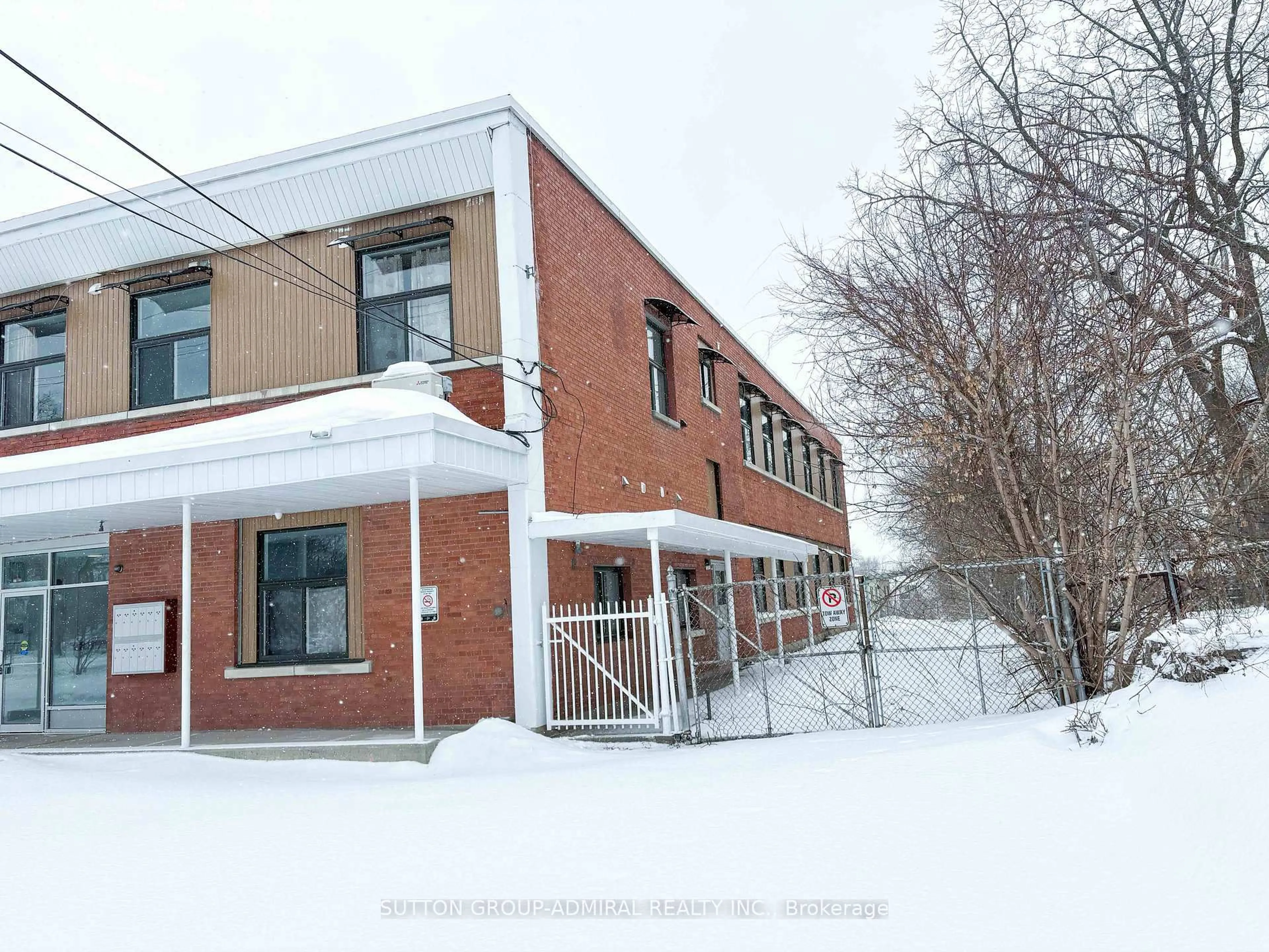 Unknown for 822 Marlborough St, Cornwall Ontario K6H 4B4