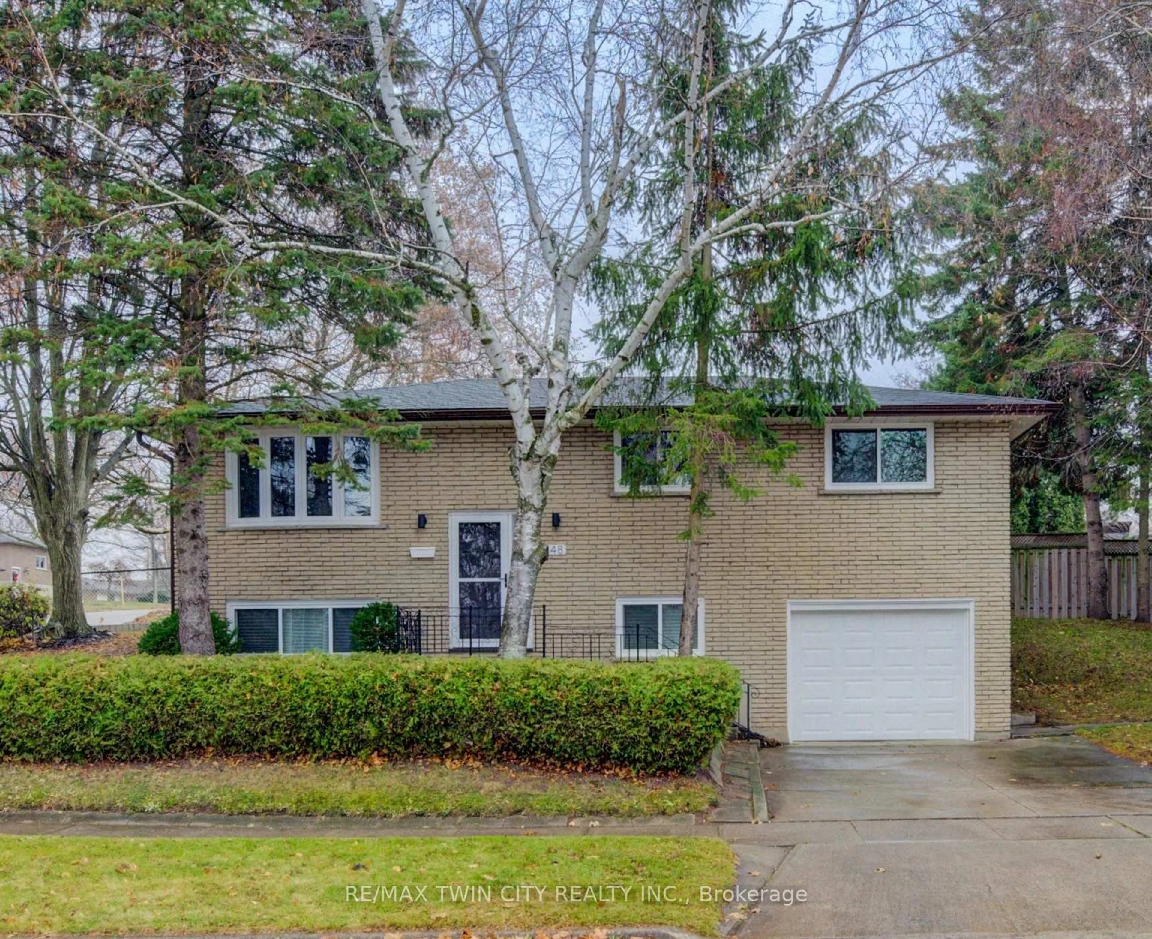 Unknown for 48 Mark Cres, Cambridge Ontario N1S 4A3