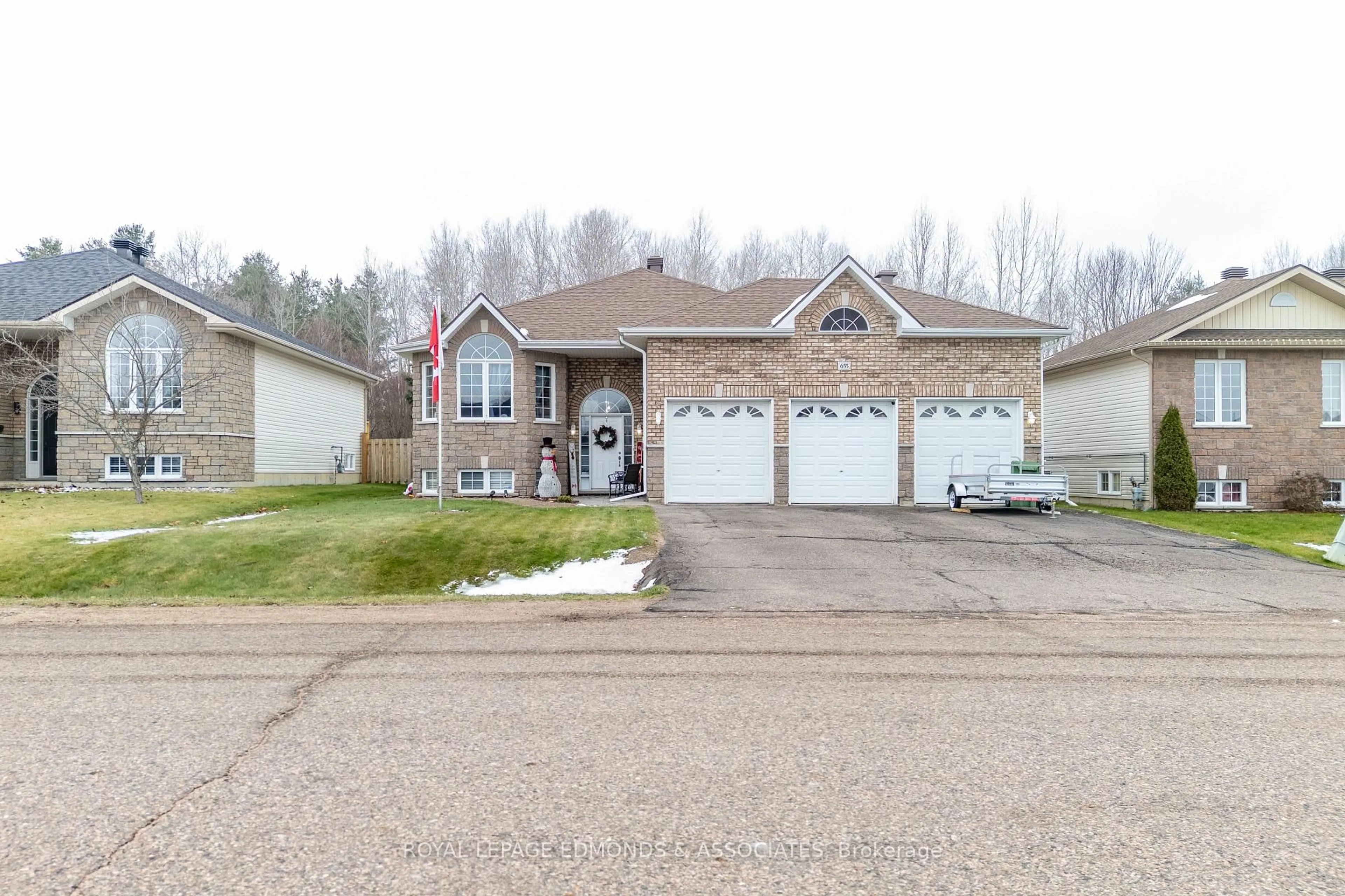 Unknown for 655 Fairview Ave, Pembroke Ontario K8A 8N4