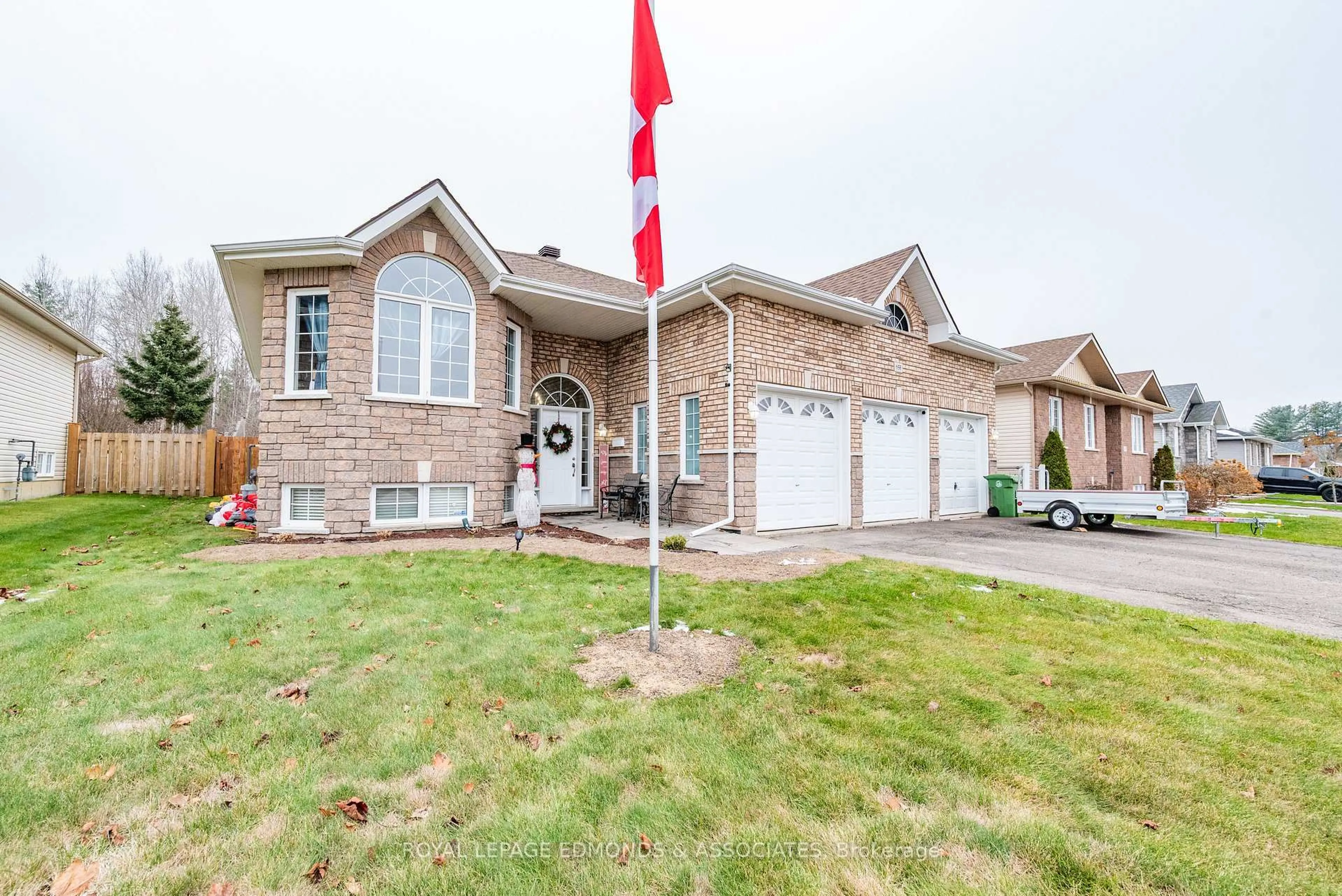 Home with brick exterior material, street for 655 Fairview Ave, Pembroke Ontario K8A 8N4