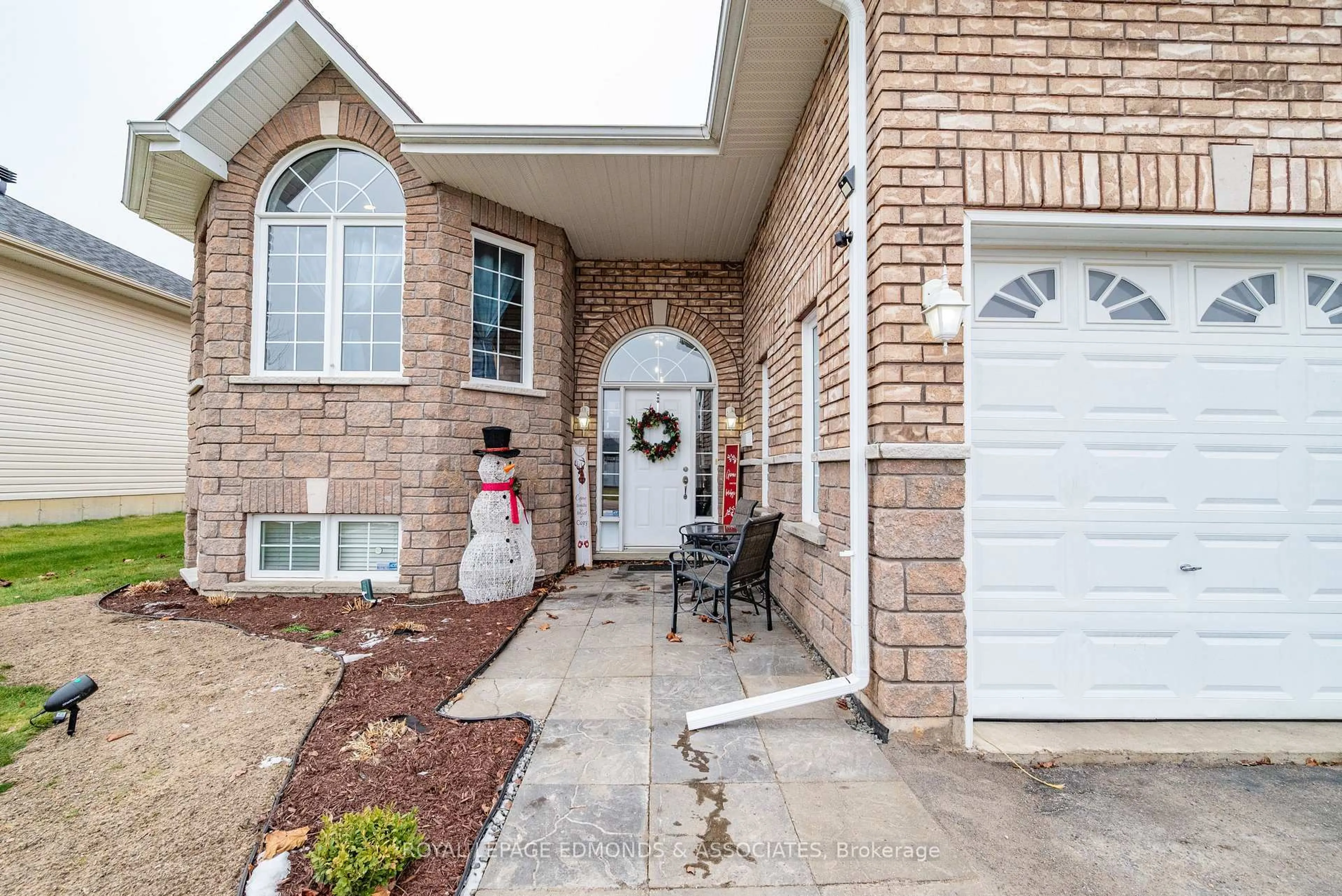 Unknown for 655 Fairview Ave, Pembroke Ontario K8A 8N4