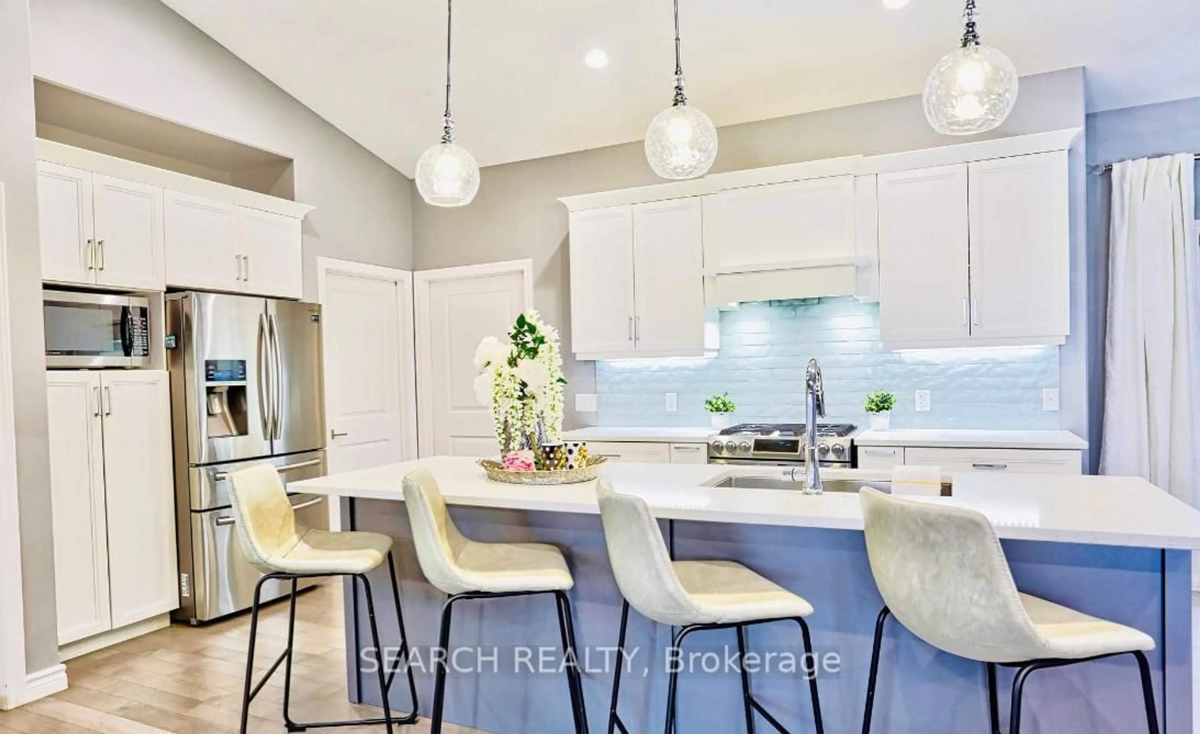 Contemporary kitchen, ceramic/tile floor for 208 Summerset Pl, Chatham-Kent Ontario N7L 0G4