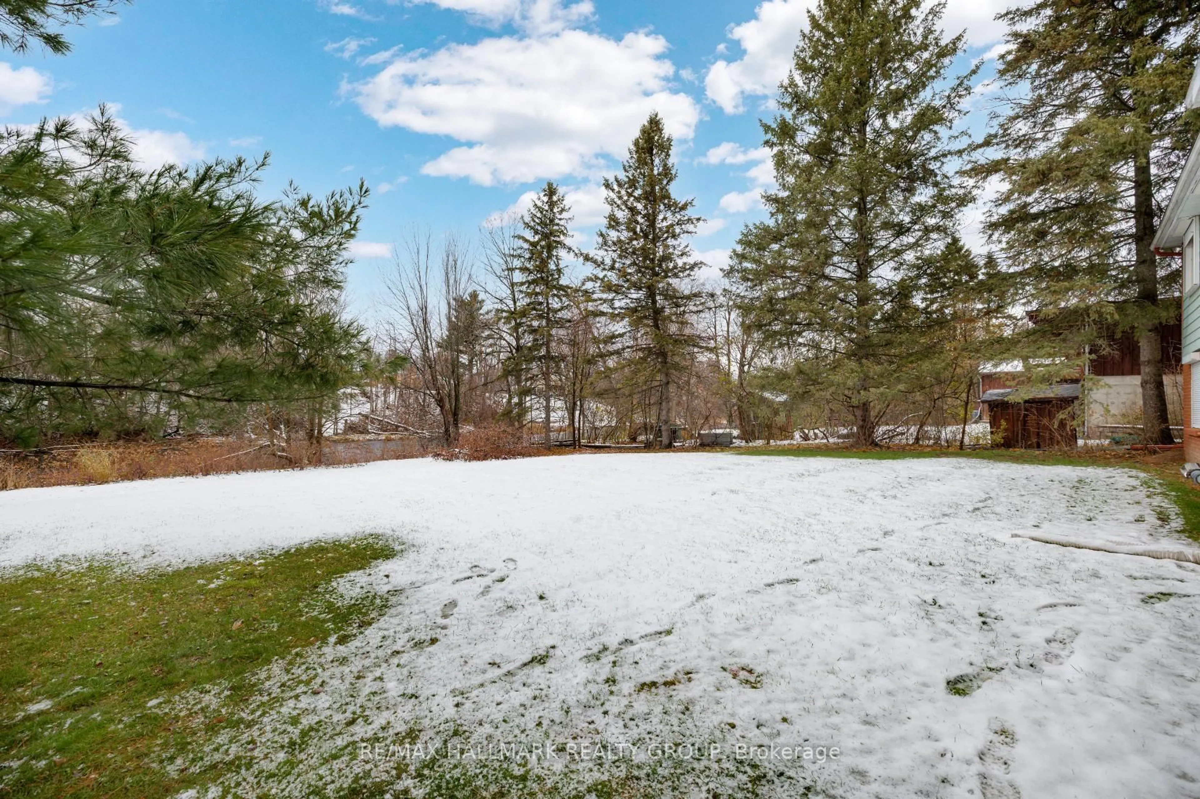 Patio, unknown for 5218 Mclean Cres, Manotick Ontario K4M 1G2