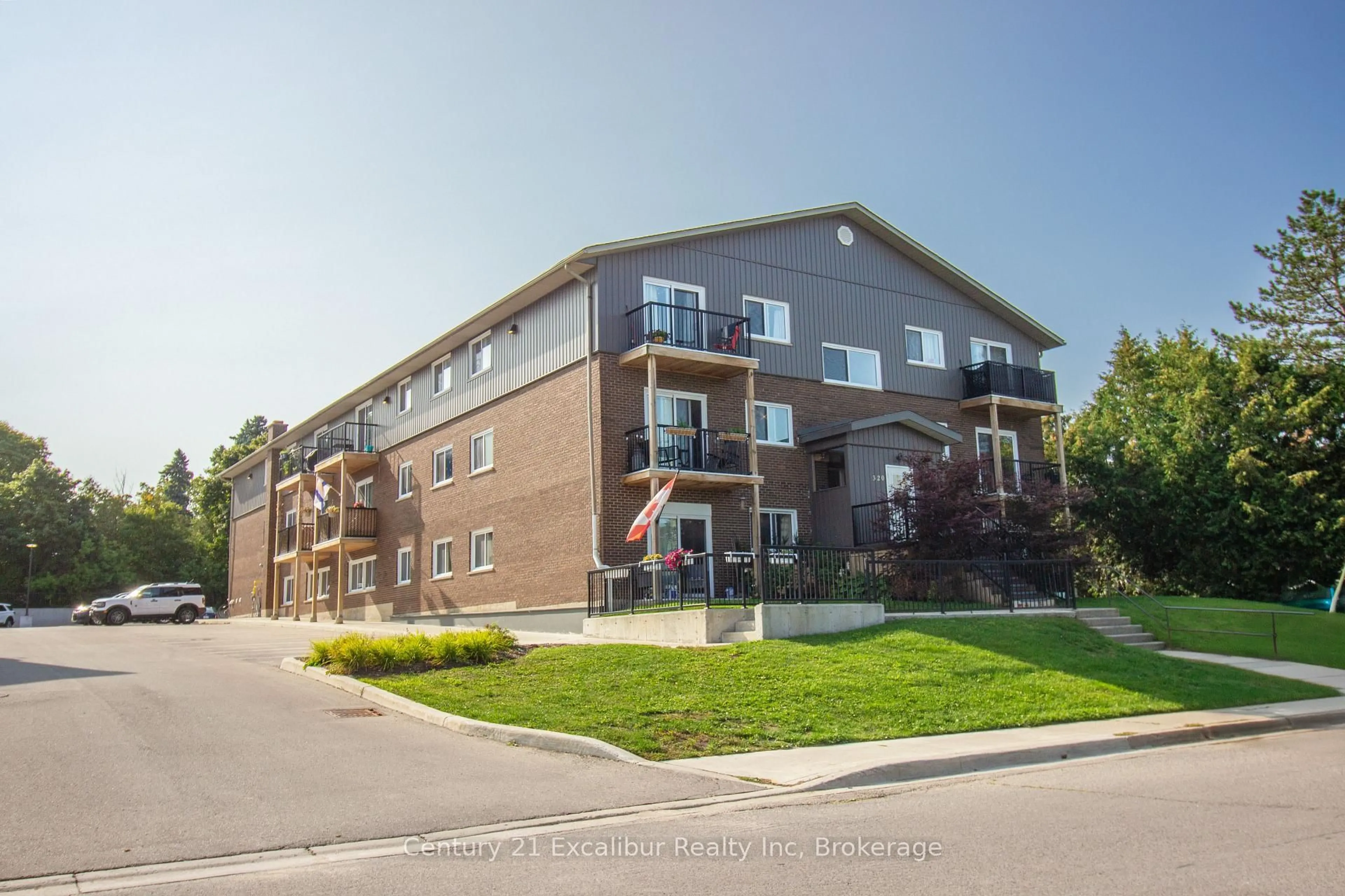 Unknown for 320 Queen St #9, Centre Wellington Ontario N1M 1T4