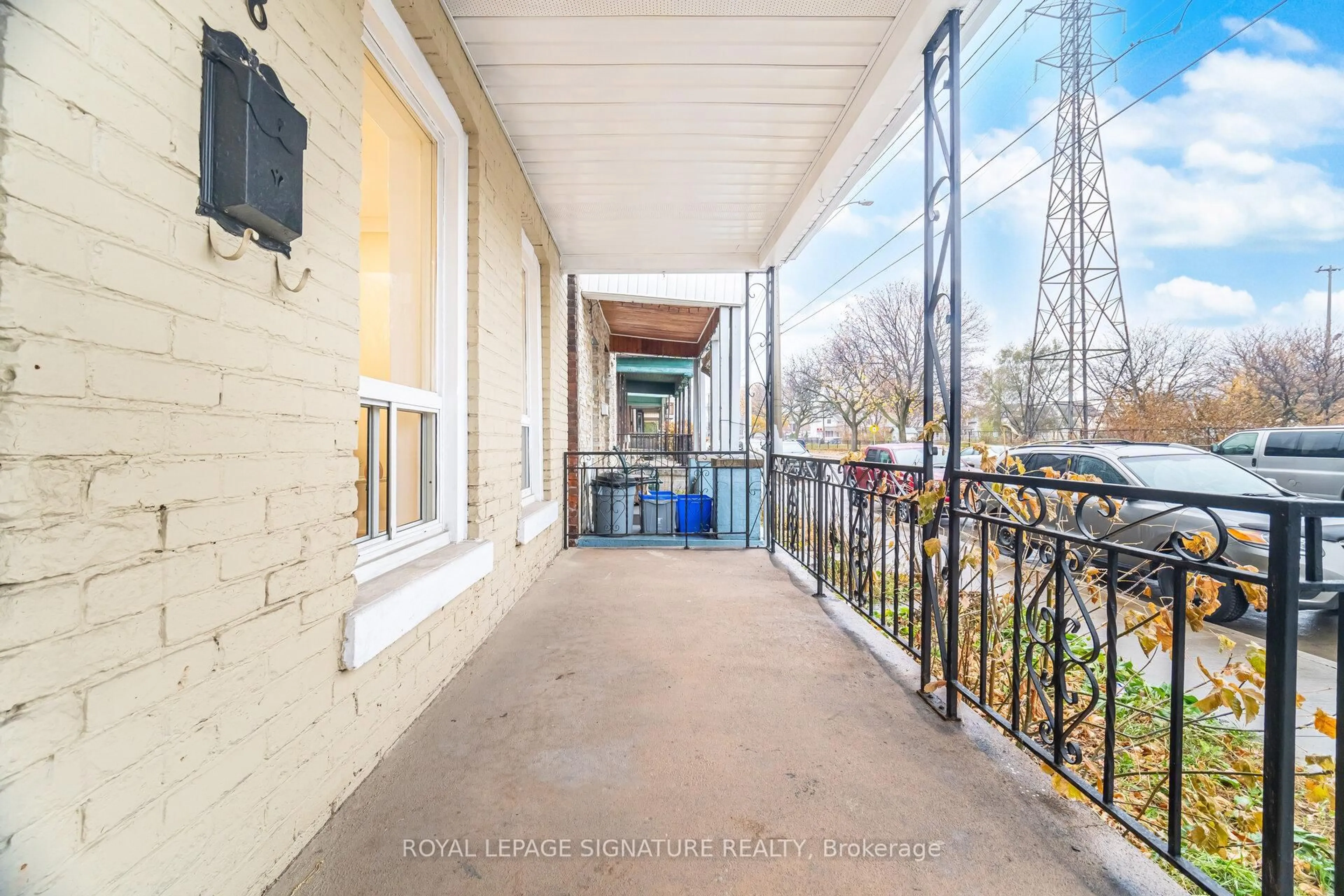 Patio, street for 98 Birch Ave, Hamilton Ontario L8L 6H7