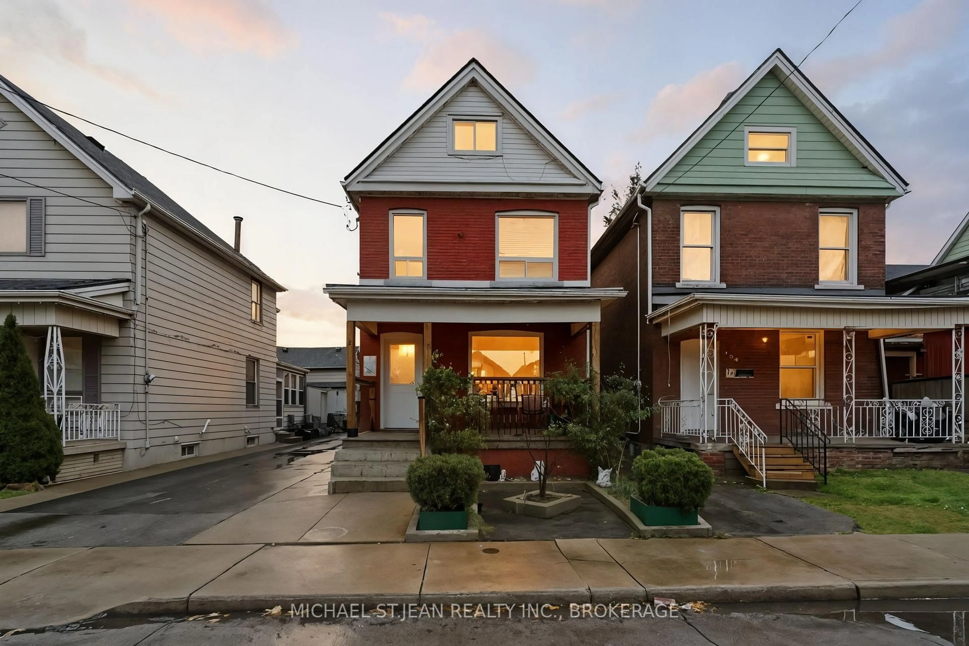 Home with brick exterior material, street for 196 Avondale St, Hamilton Ontario L8L 7C3