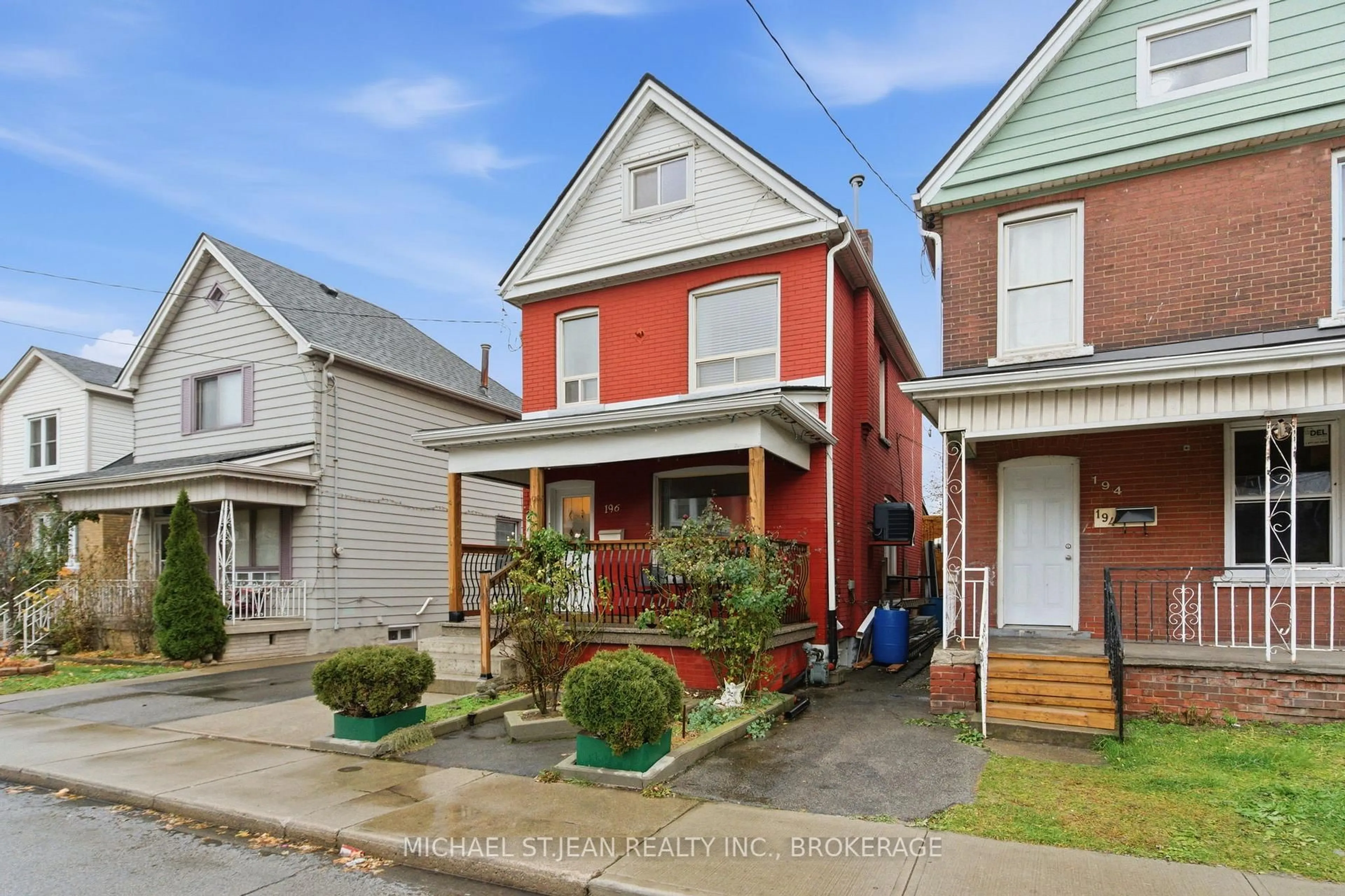 Home with brick exterior material, street for 196 Avondale St, Hamilton Ontario L8L 7C3