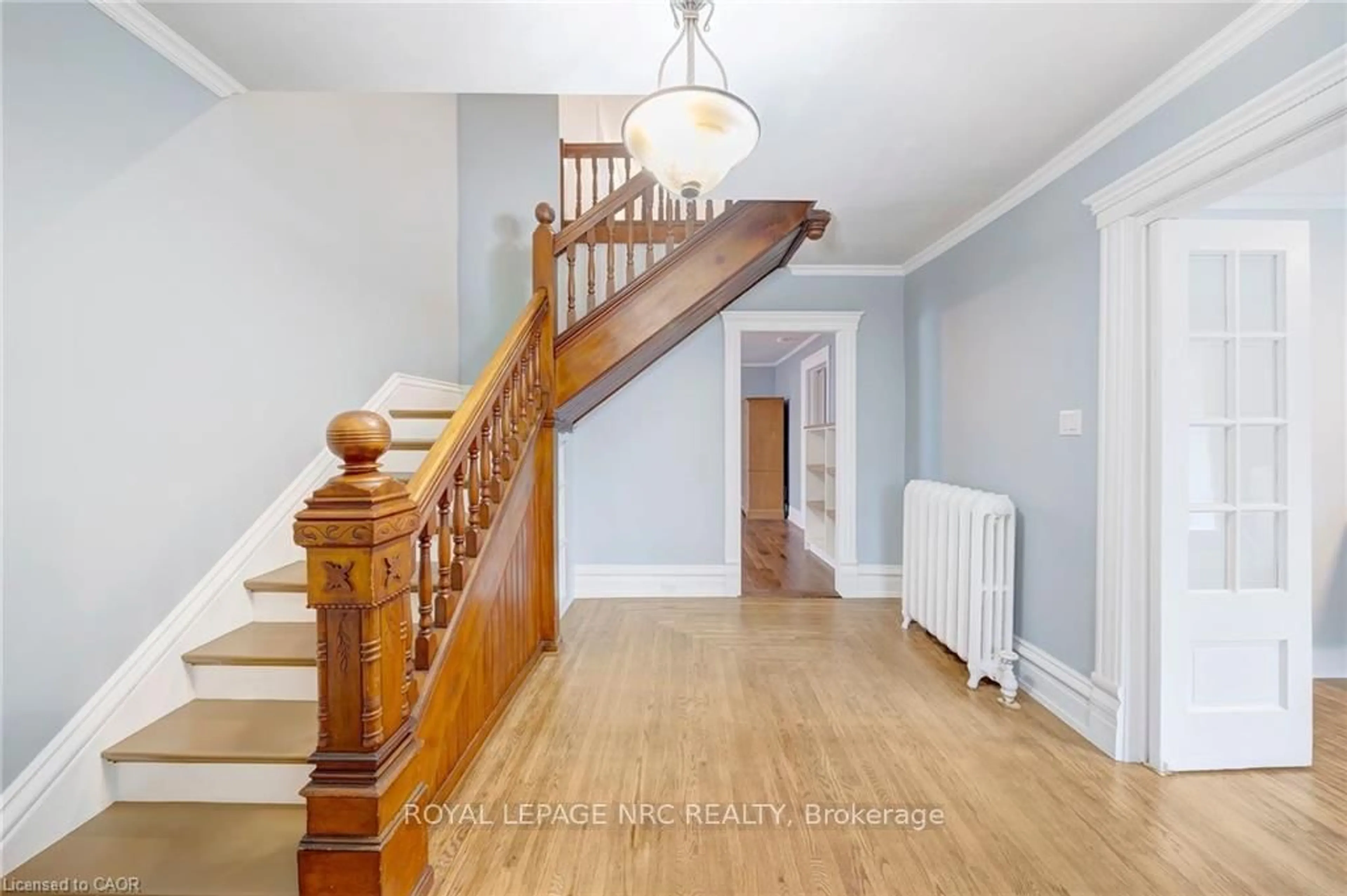 Indoor foyer for 115 West Main St, Welland Ontario L3C 4Z8