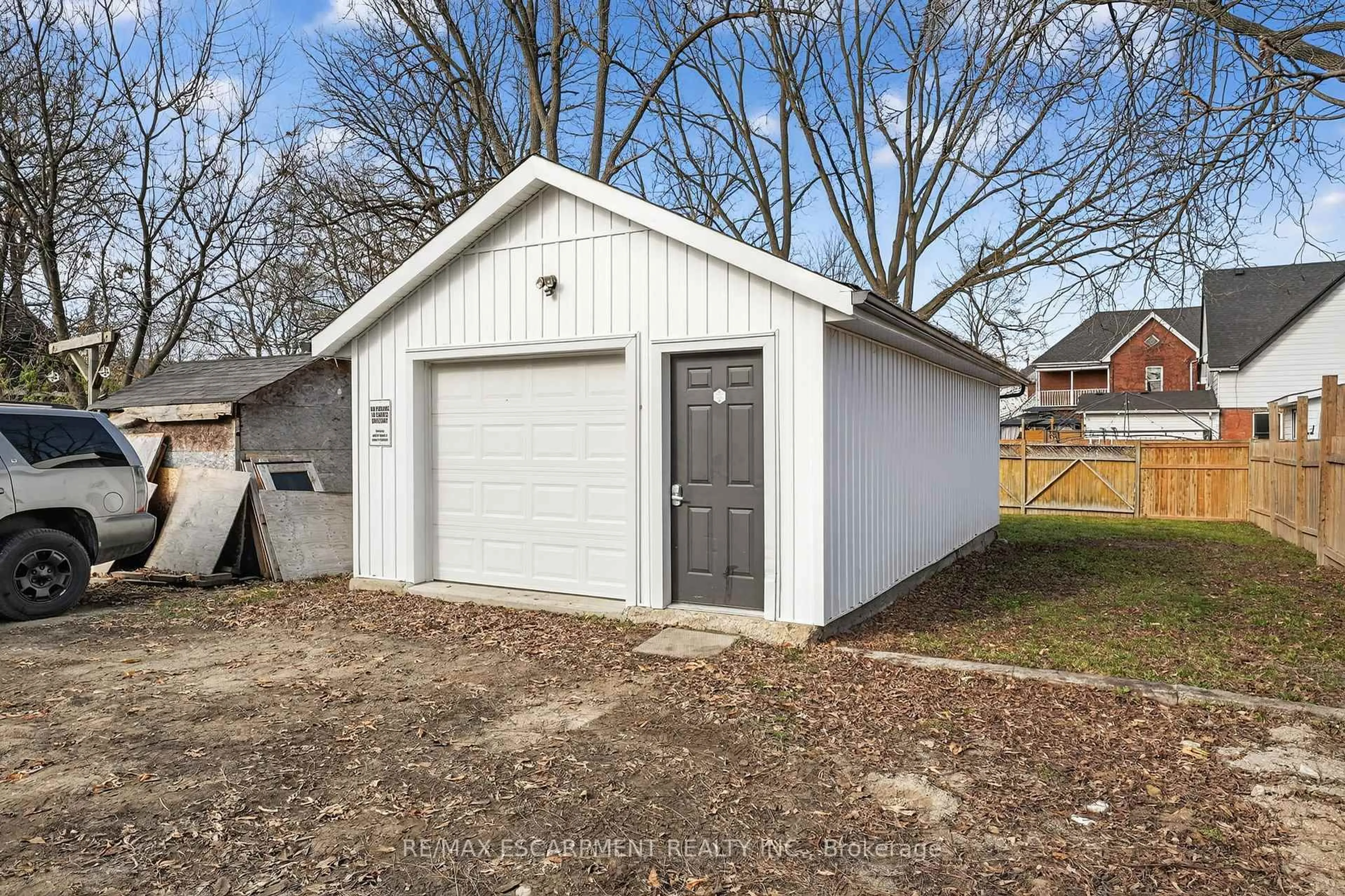 Shed for 28 Cayuga St, Brantford Ontario N3S 1W5
