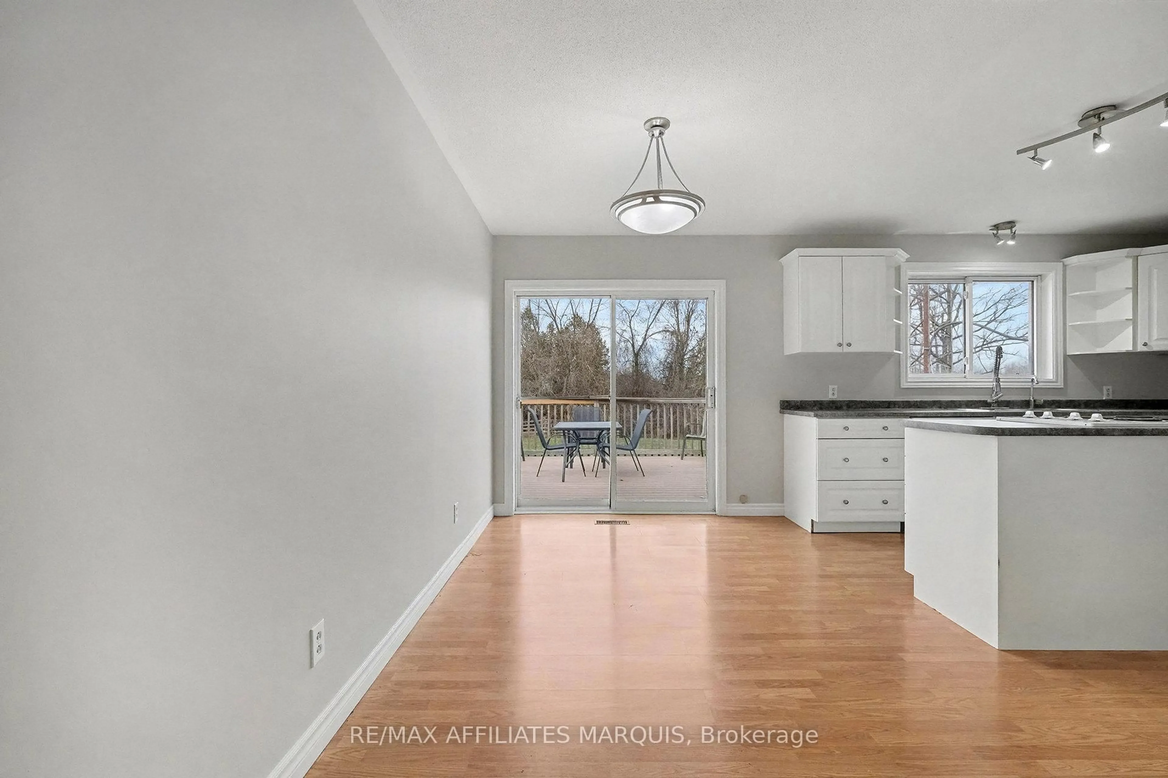 Open concept kitchen, unknown for 206 Kitley Line 3 Line, Elizabethtown-Kitley Ontario K0E 1Y0