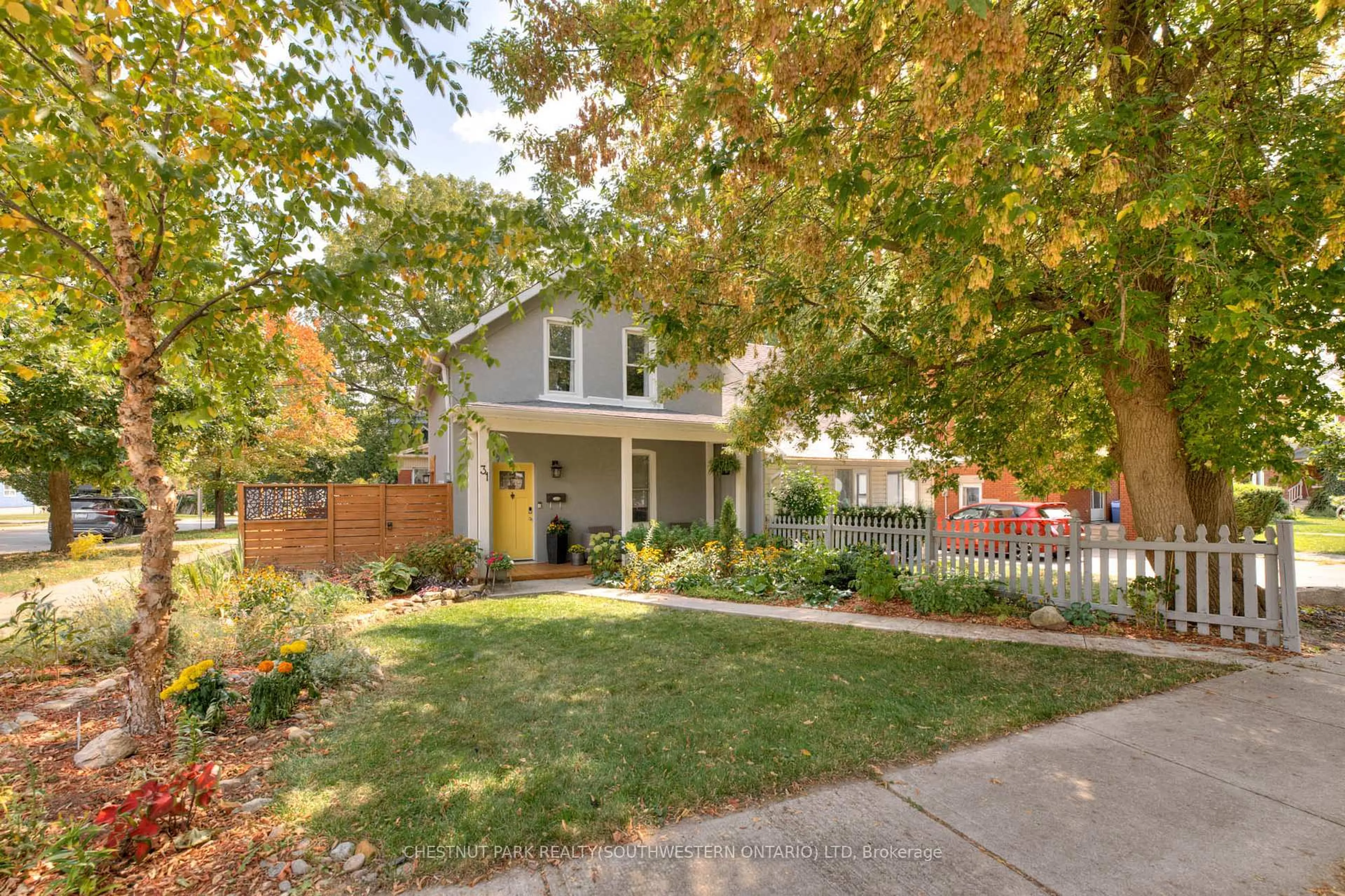 Unknown for 31 Andrew St, Kitchener Ontario N2H 5R1